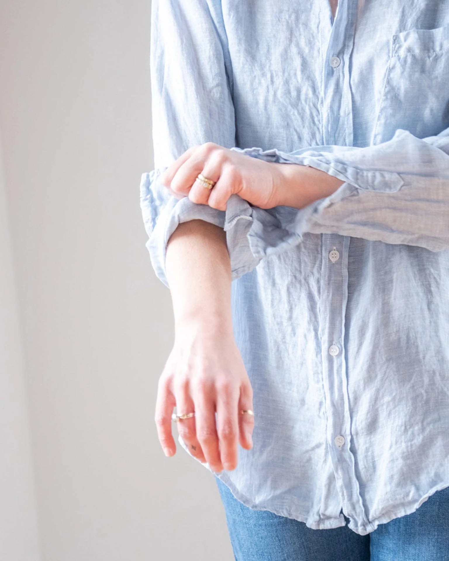 Alix Top in Aqua Chambray Linen - Image 3