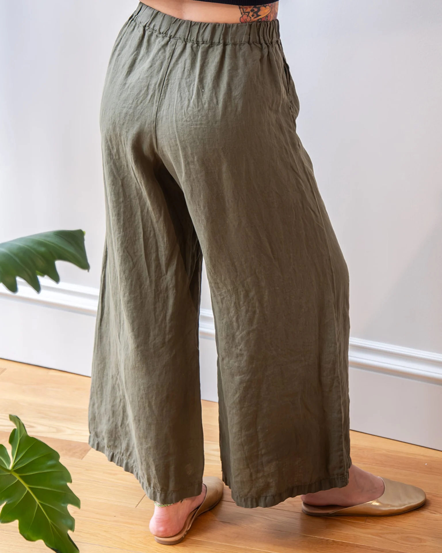Becca Wide Leg Pant in Army Linen - Image 5