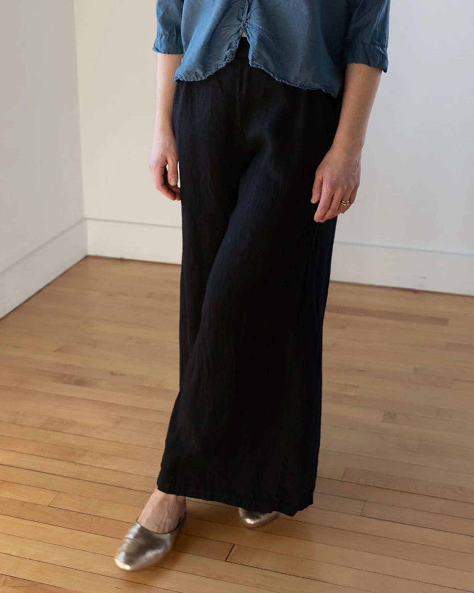 Becca Wide Leg Pant in Black Linen Twill - Image 3
