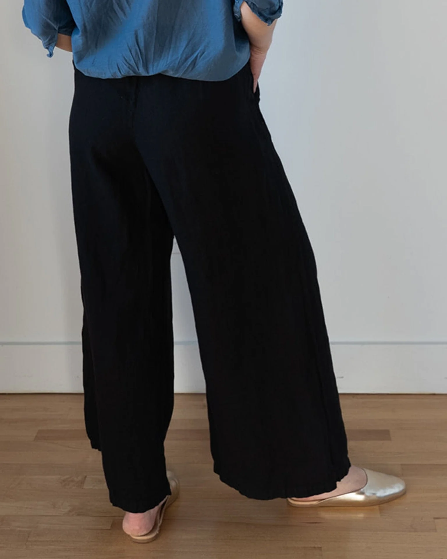Becca Wide Leg Pant in Black Linen Twill - Image 6