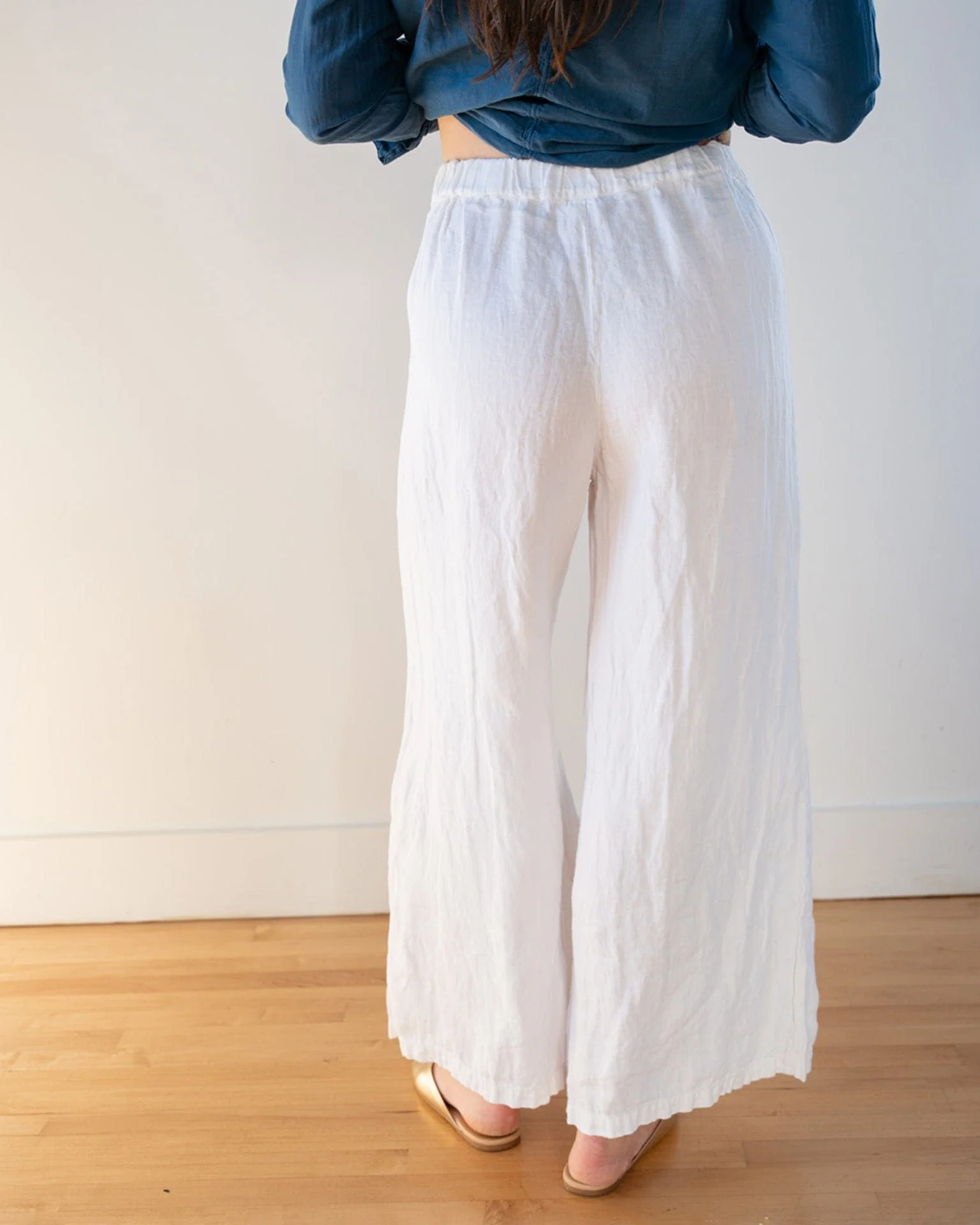 Becca Wide Leg Pant in White Linen Twill - Image 4