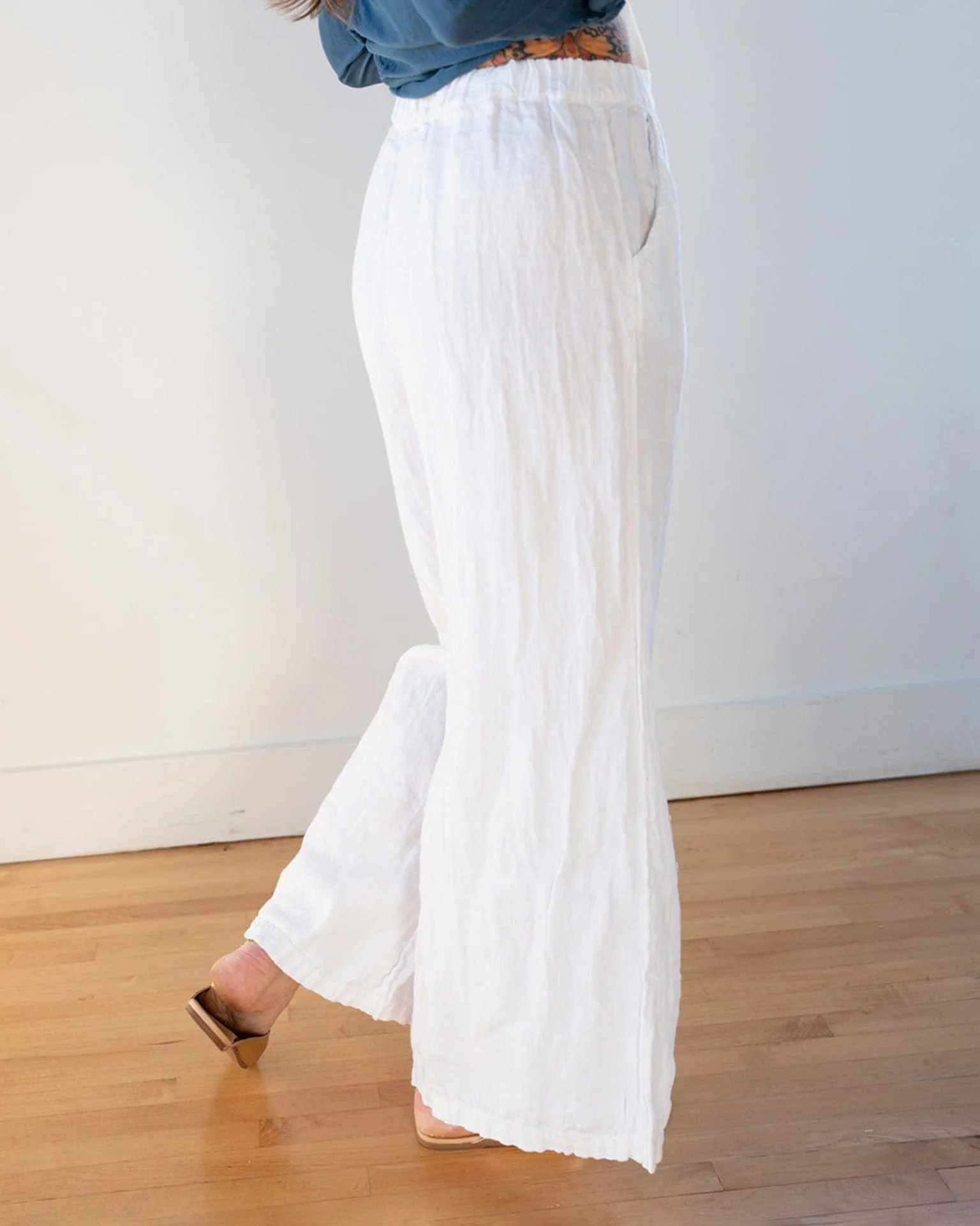 Becca Wide Leg Pant in White Linen Twill - Image 6