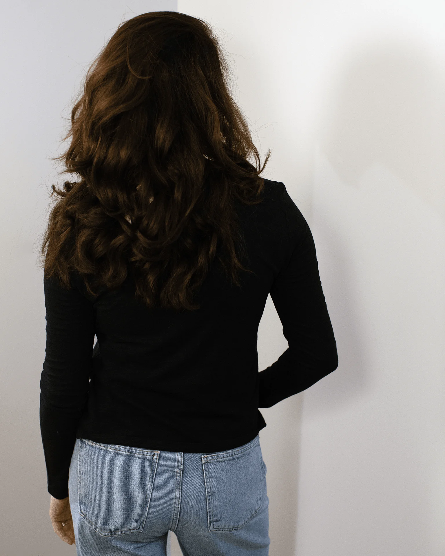 Becky Long Sleeve Scoop Neck Top in Black - Image 4