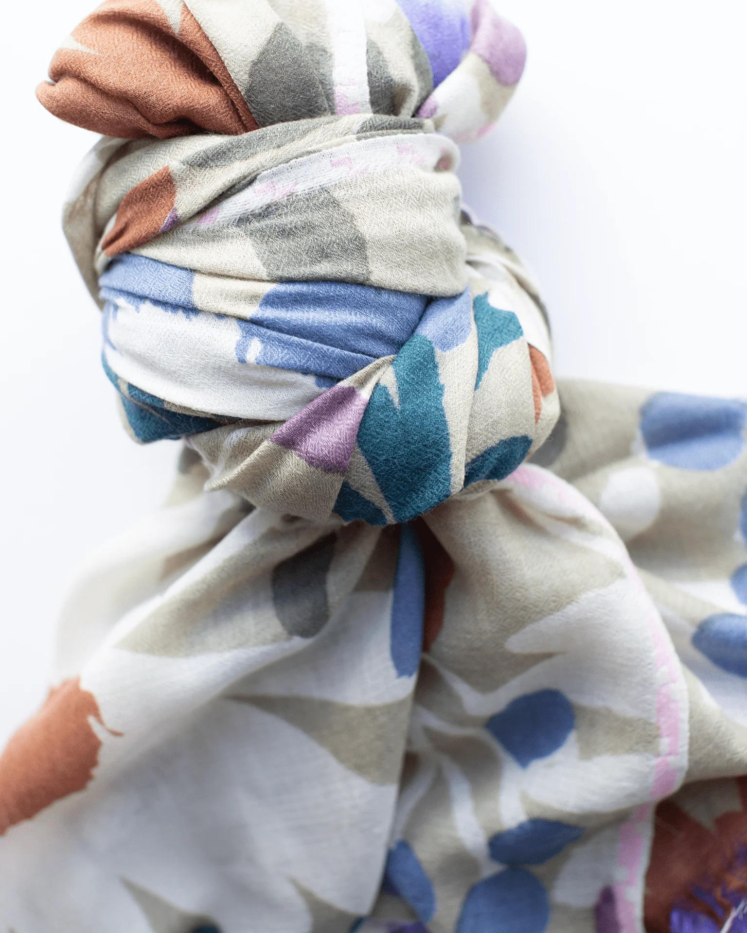 Bold Daisy Wool Silk & Cashmere Scarf in Taupe - Image 3
