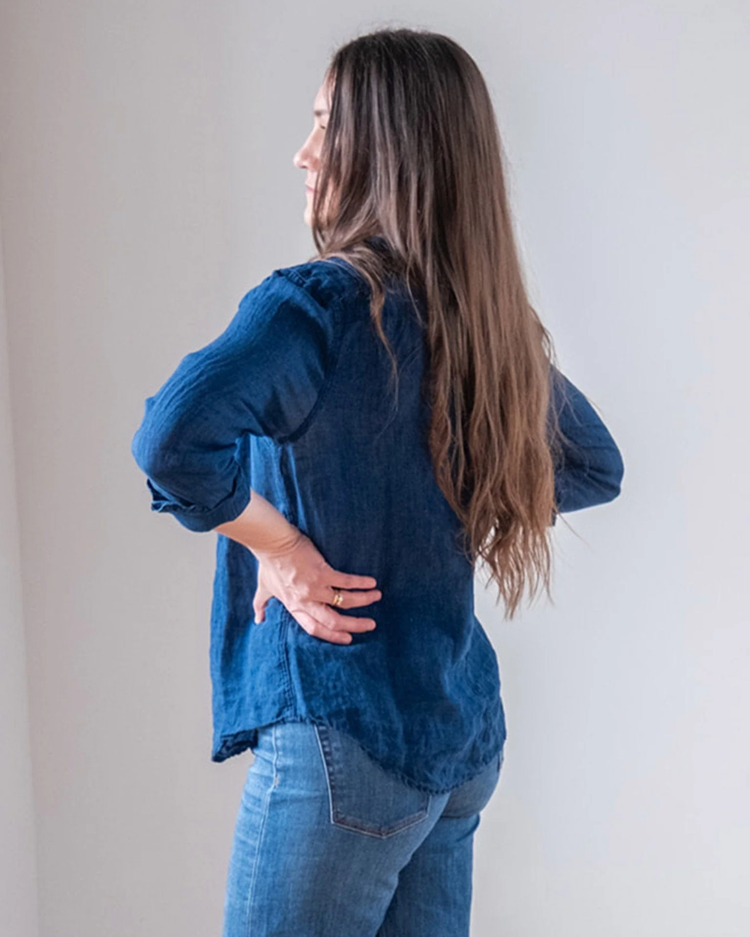 Carrie Fitted Blouse in Indigo - Image 4