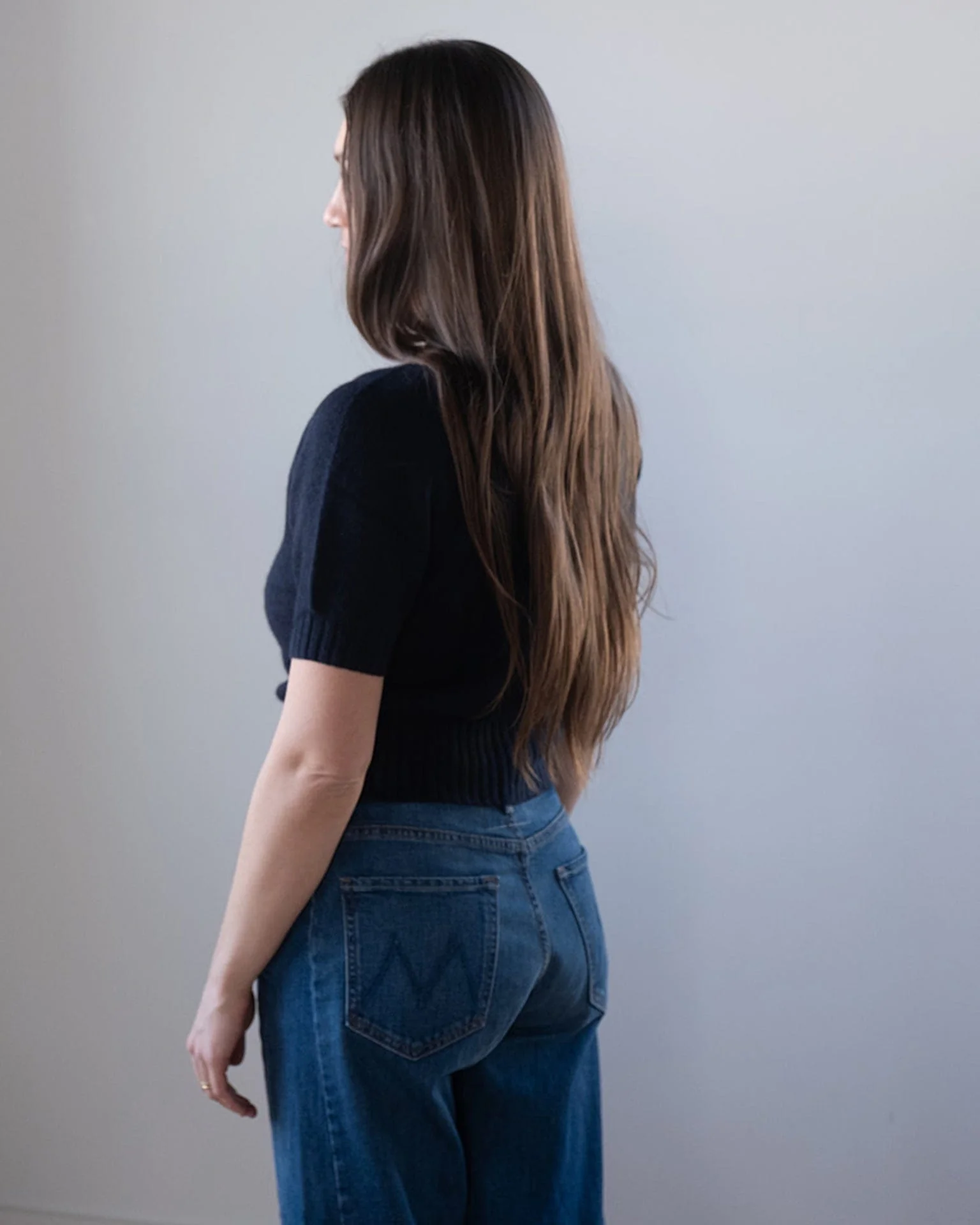 Cashmere Featherweight TShirt in Deep Navy - Image 4