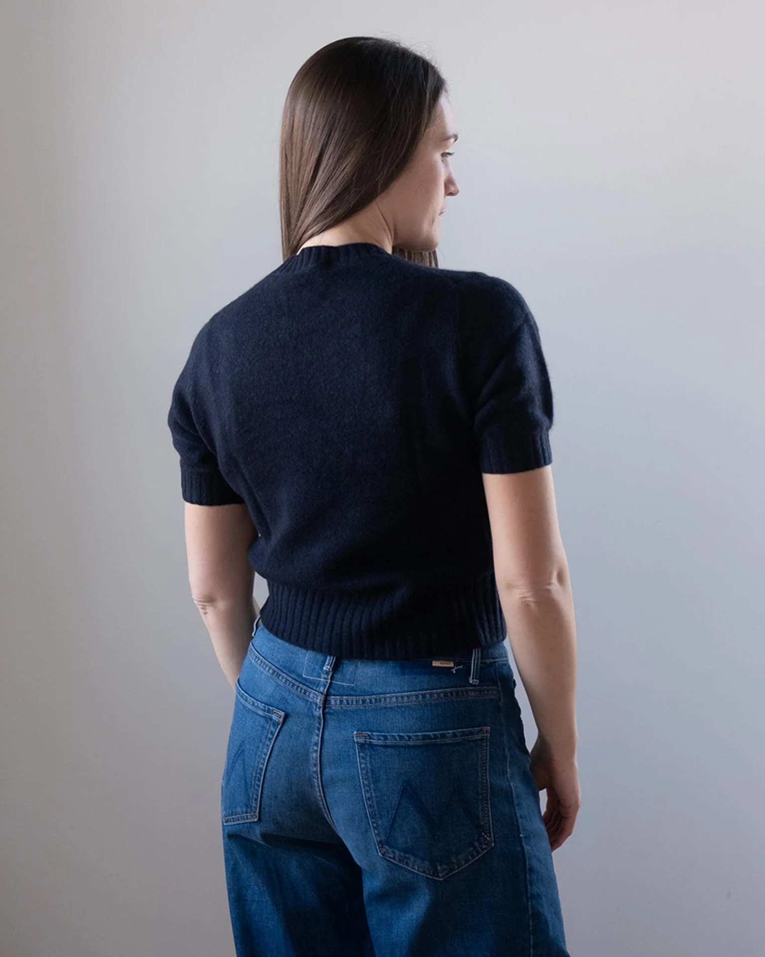 Cashmere Featherweight TShirt in Deep Navy - Image 5
