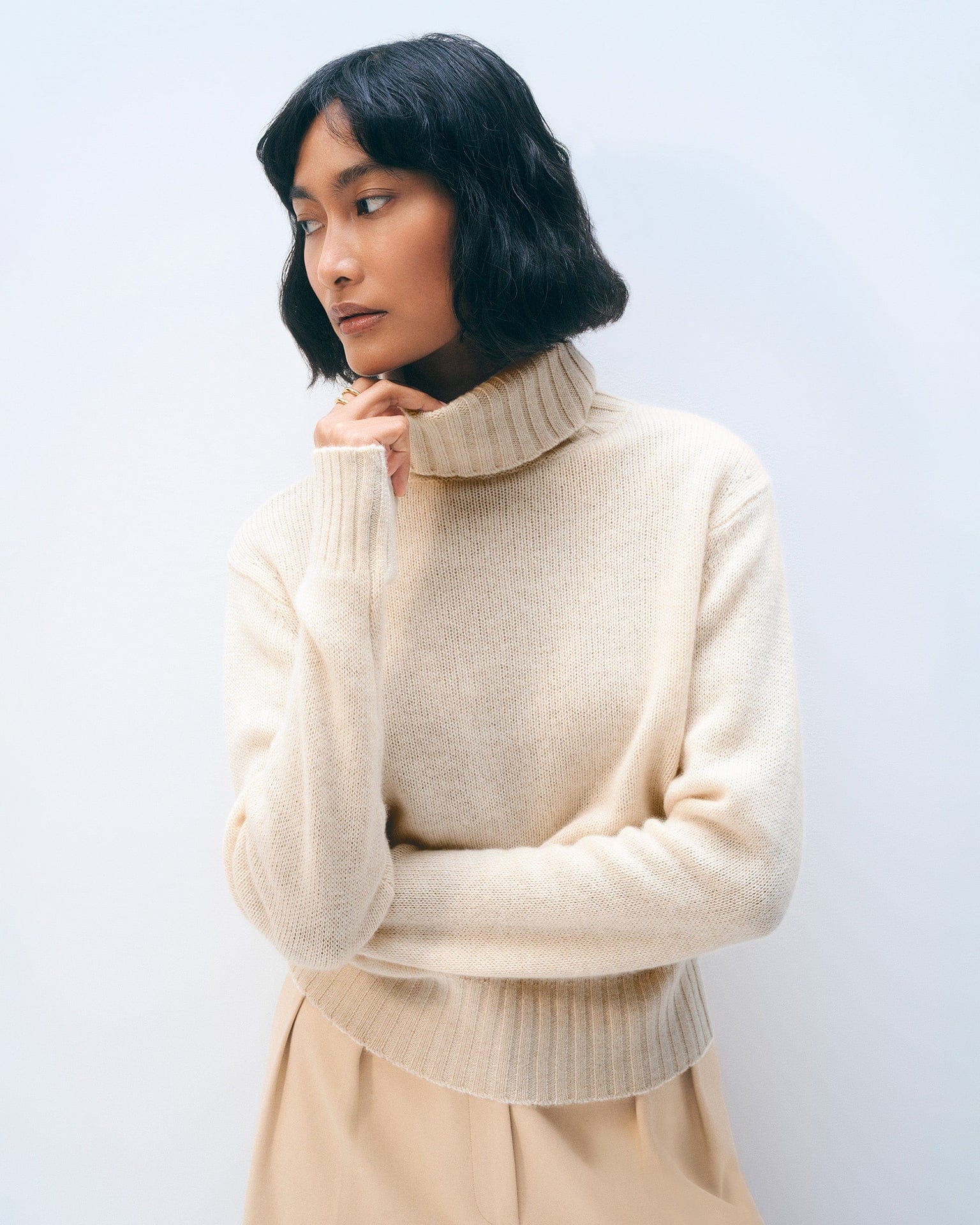 Cashmere Featherweight Turtleneck in Natural Heather