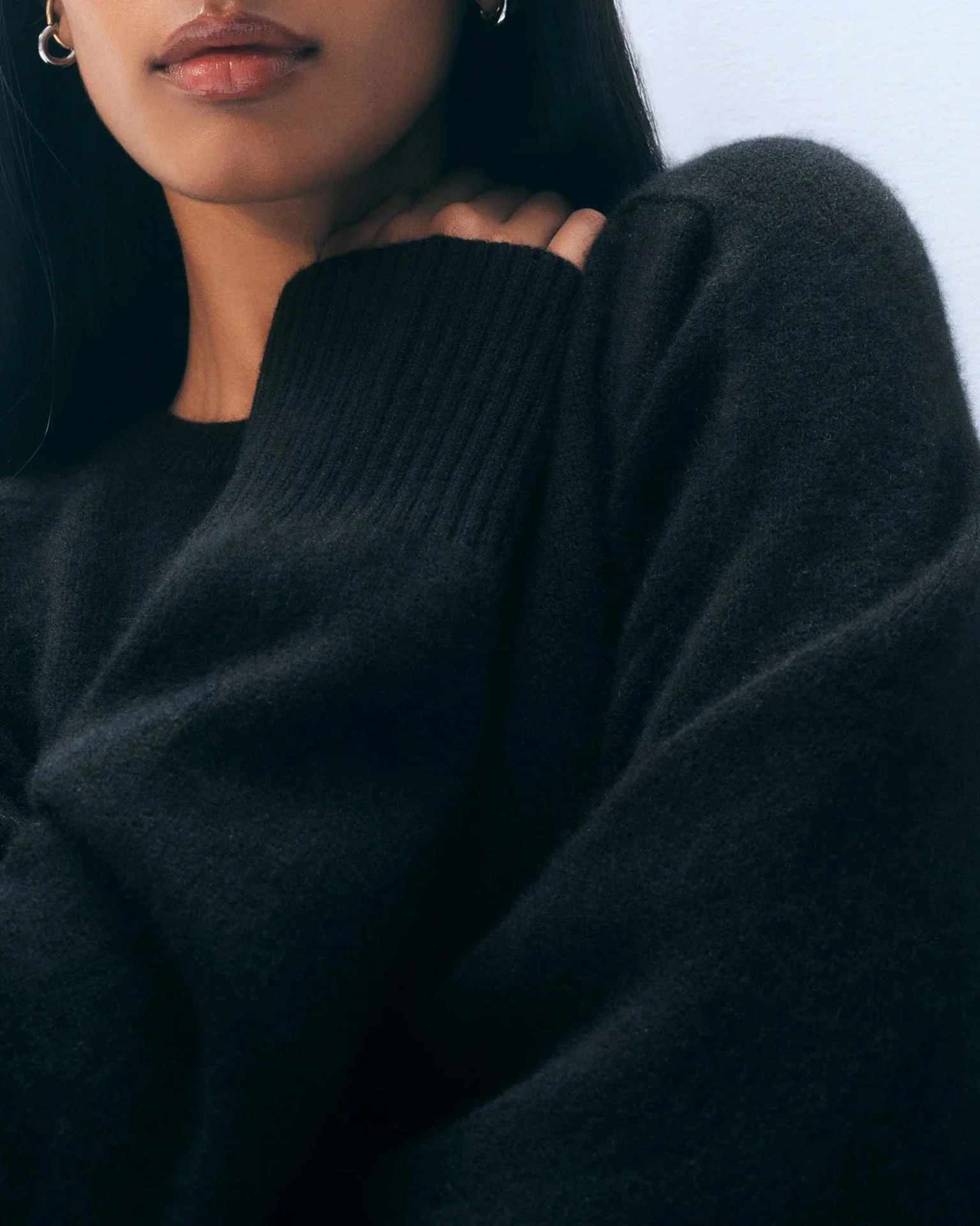 Cashmere Saddle Sleeve Crewneck in Black - Image 3