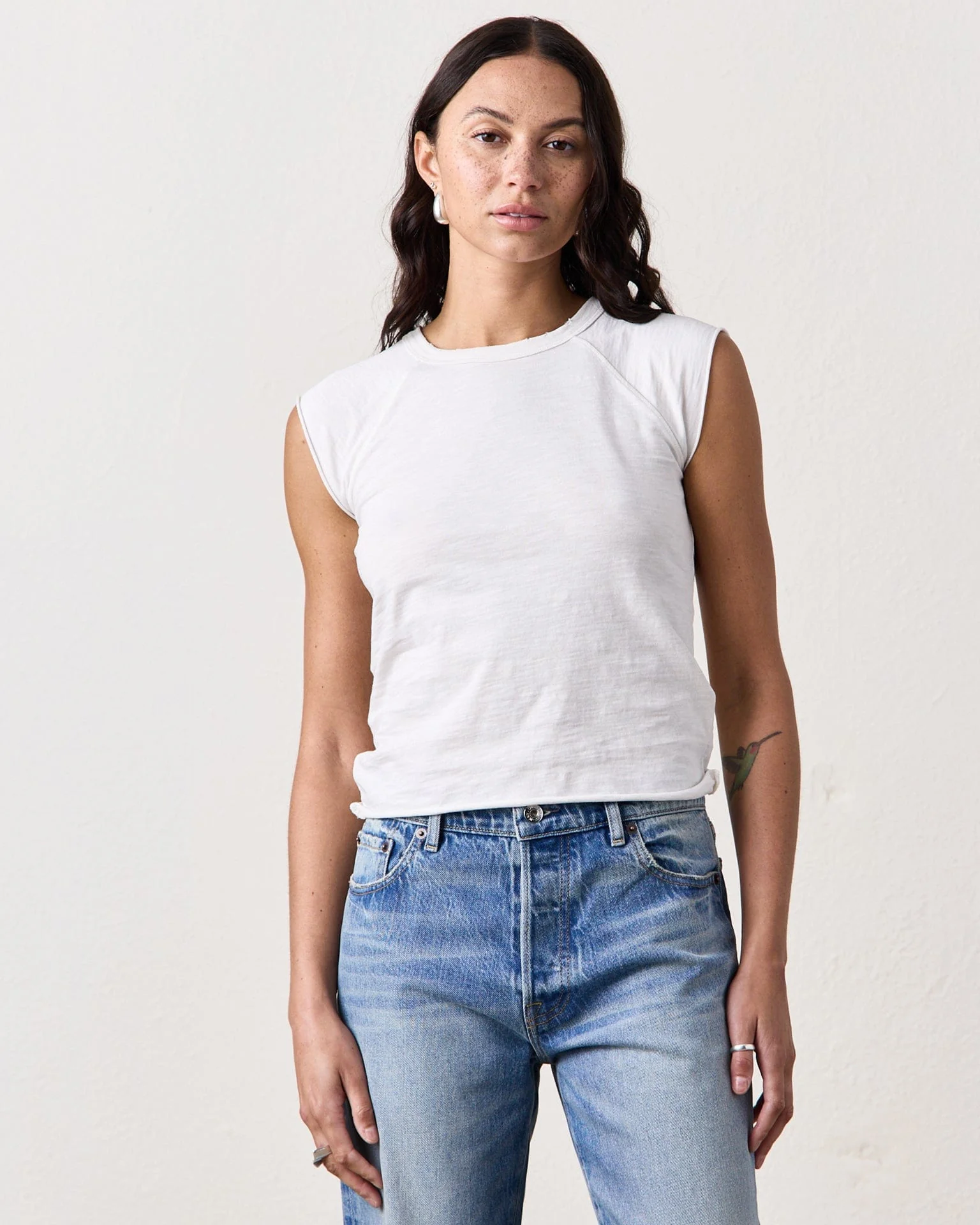 Chloe Fitted Raglan Muscle T in Chalk