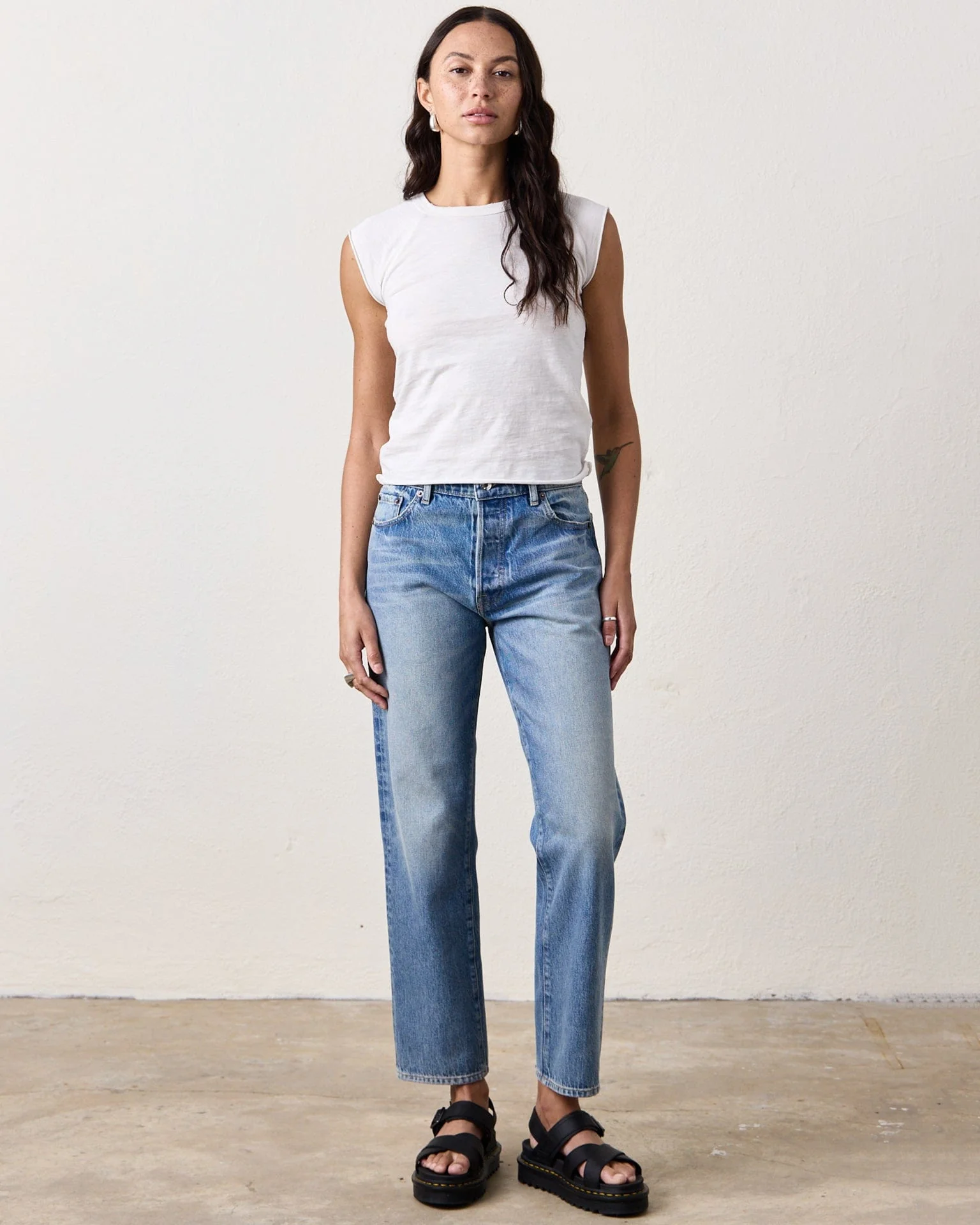 Chloe Fitted Raglan Muscle T in Chalk - Image 2