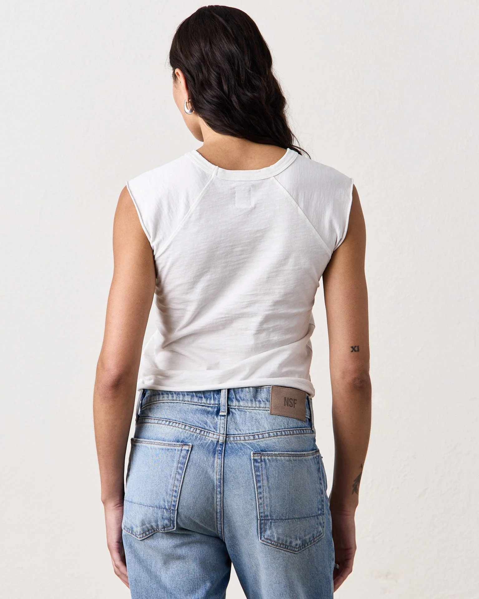 Chloe Fitted Raglan Muscle T in Chalk - Image 3