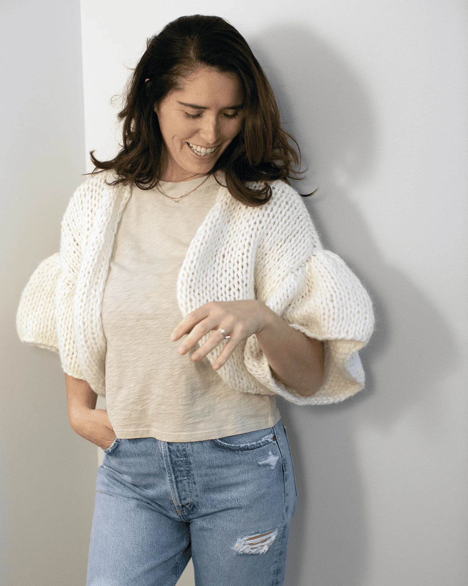 Chunky Alpaca Ruffled Short Cardigan in Creme - Image 2