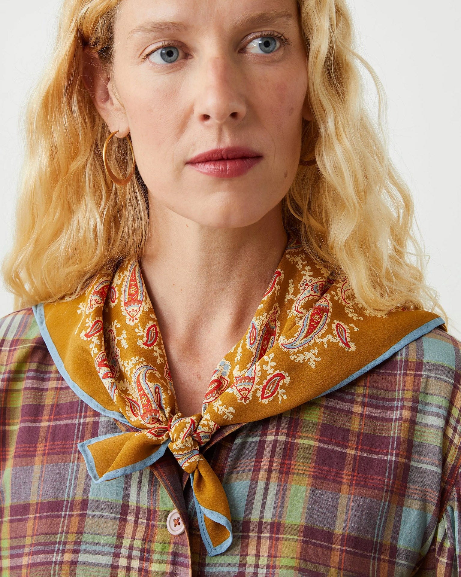 Colibri Scarf No 763 in Mineral - Image 2