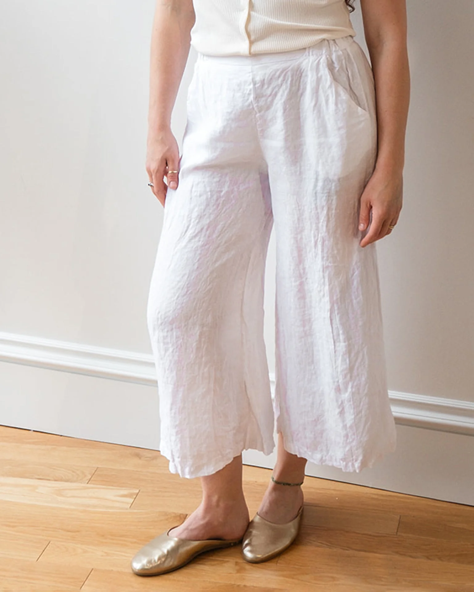 Cropped Becca Wide Leg Pant in White Linen