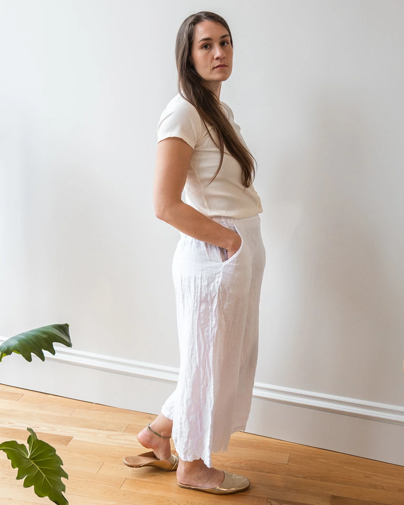 Cropped Becca Wide Leg Pant in White Linen - Image 3