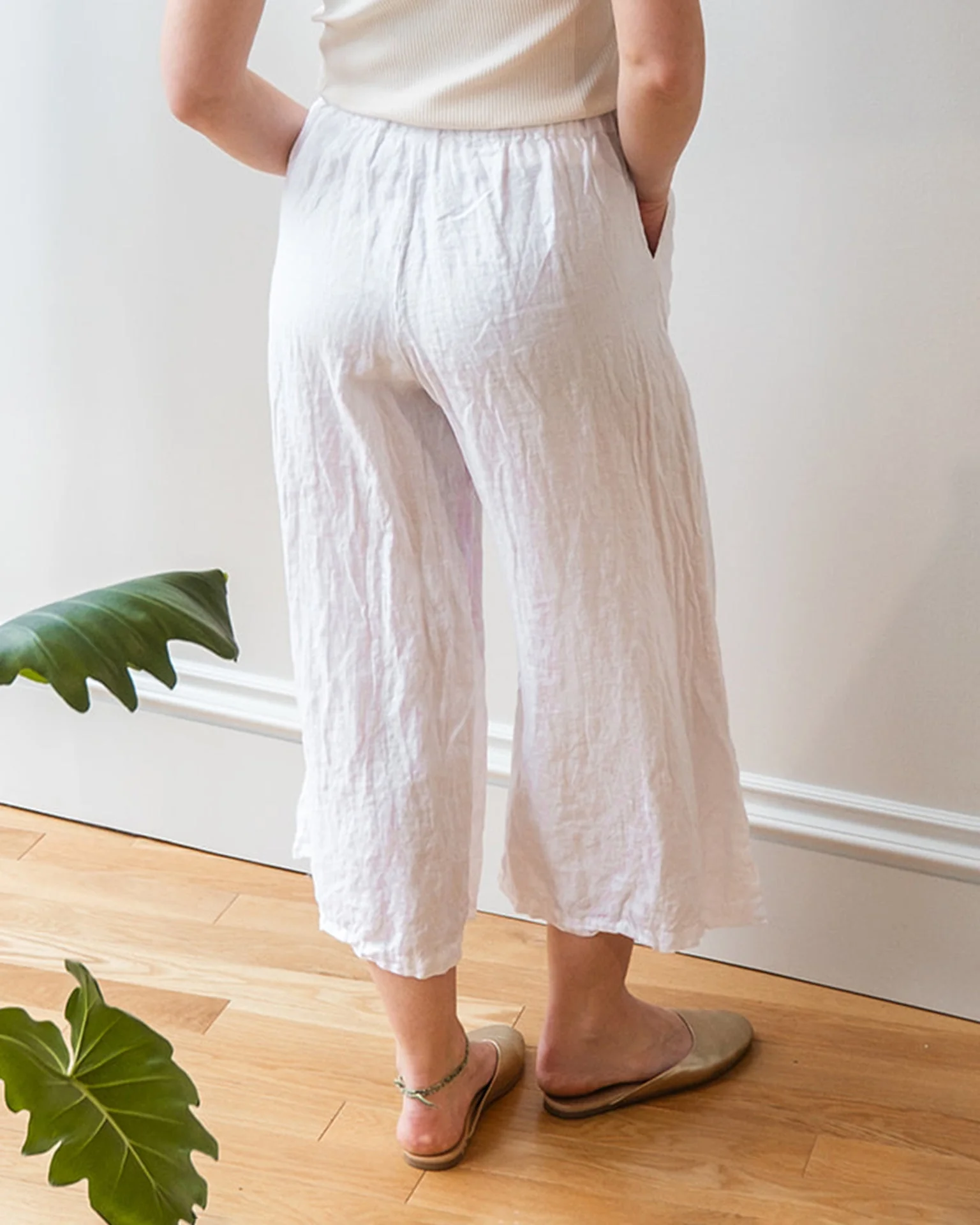 Cropped Becca Wide Leg Pant in White Linen - Image 4