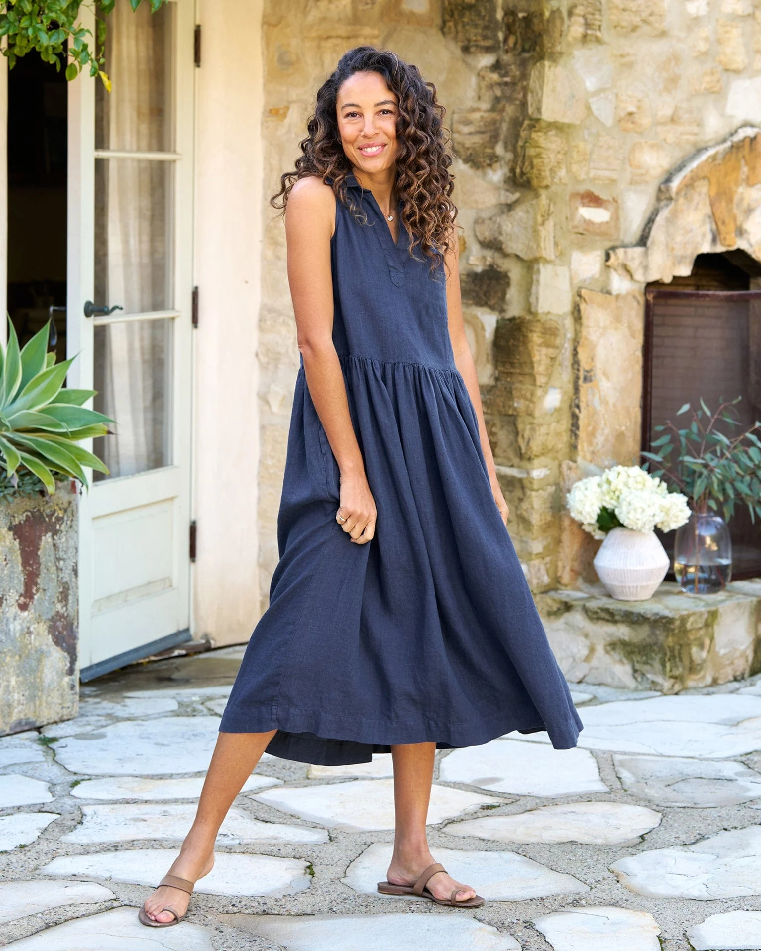 Daphne Popover Sleeveless Shirtdress in Navy Linen