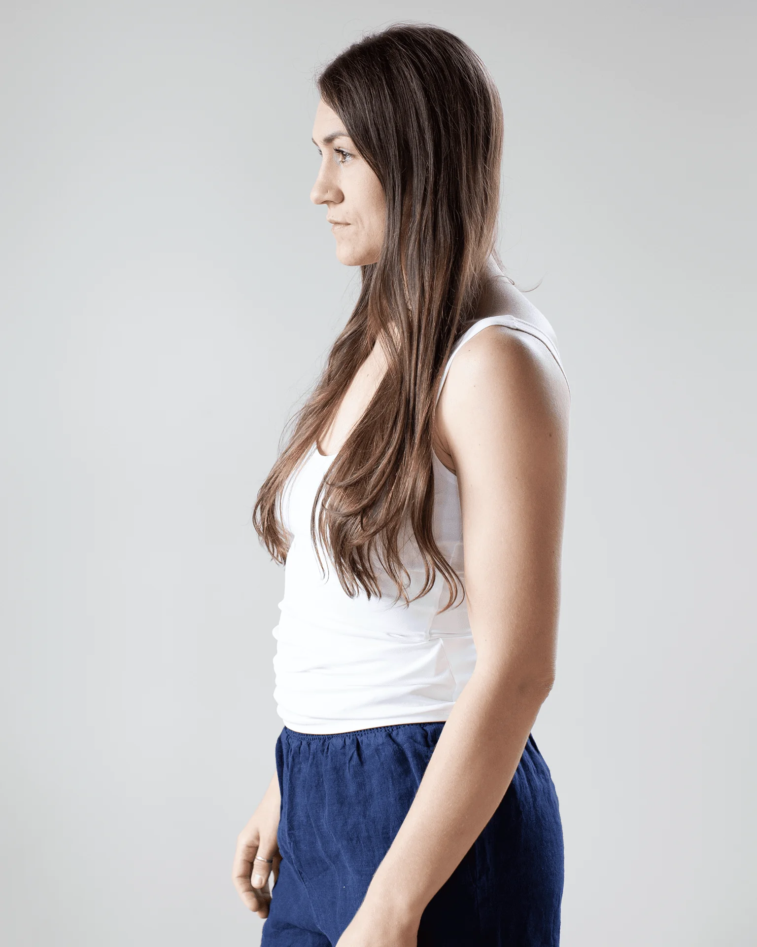 Del Low Back Tank in White - Image 2