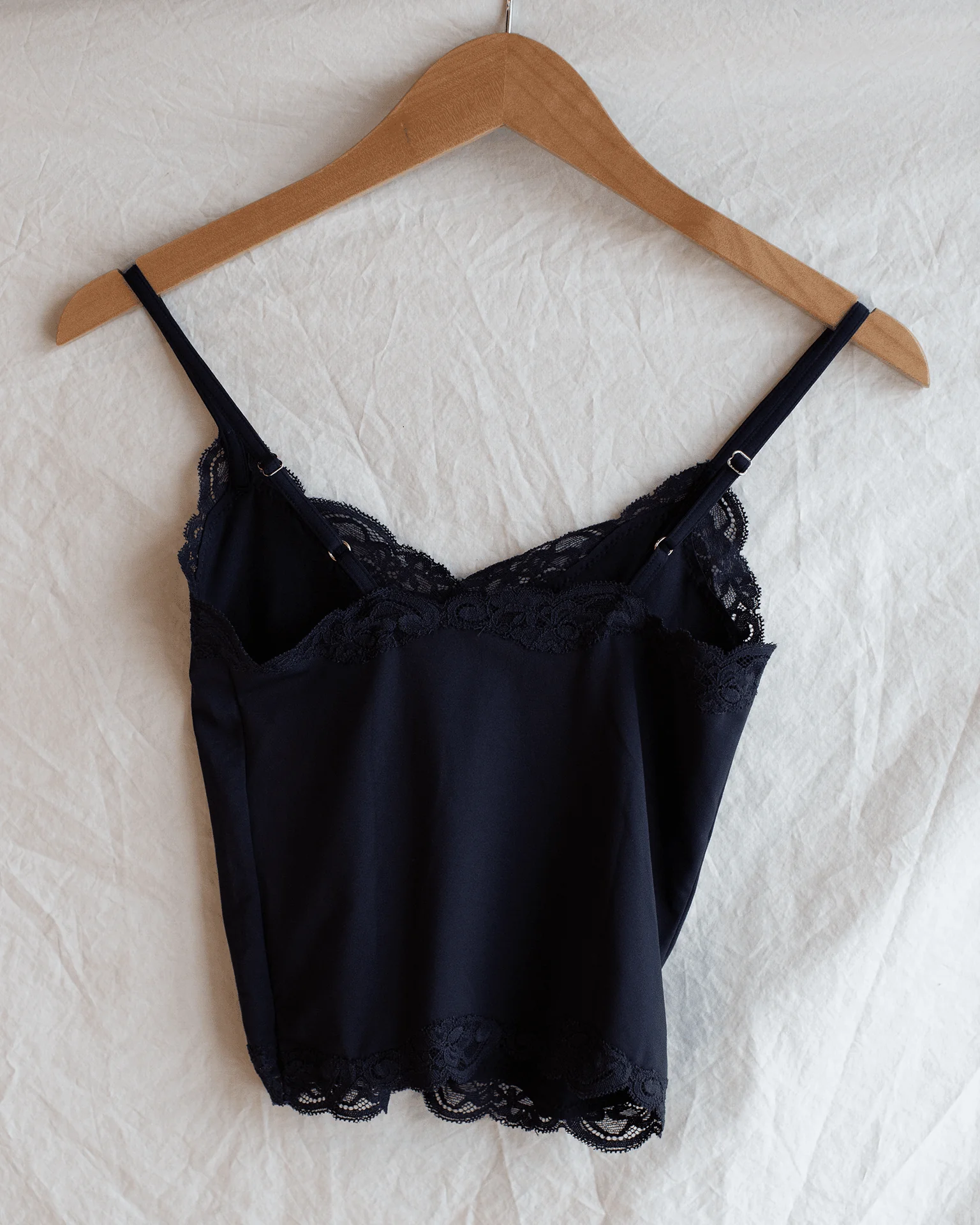 Del w/ Lace Cropped Cami in Navy - Image 3