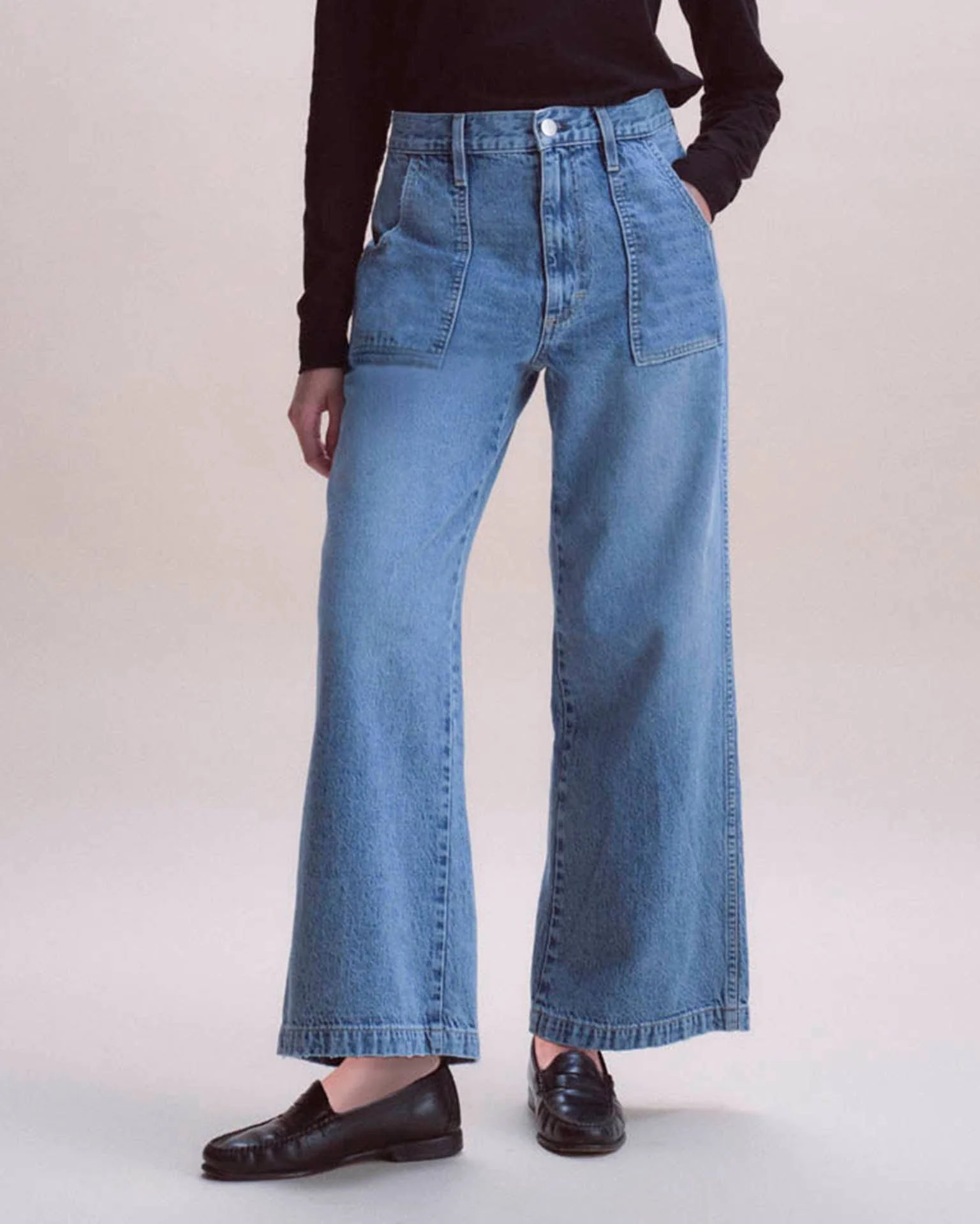 Diana Pant in Outlander