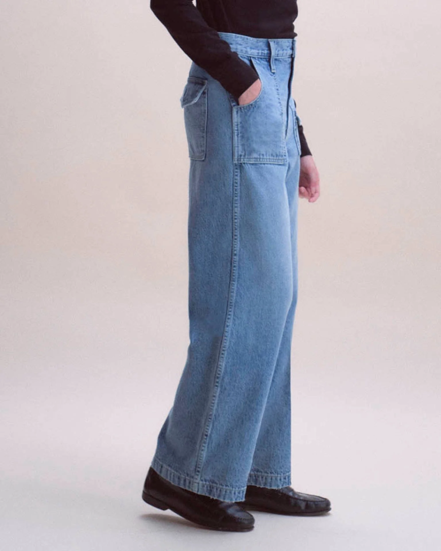 Diana Pant in Outlander - Image 2