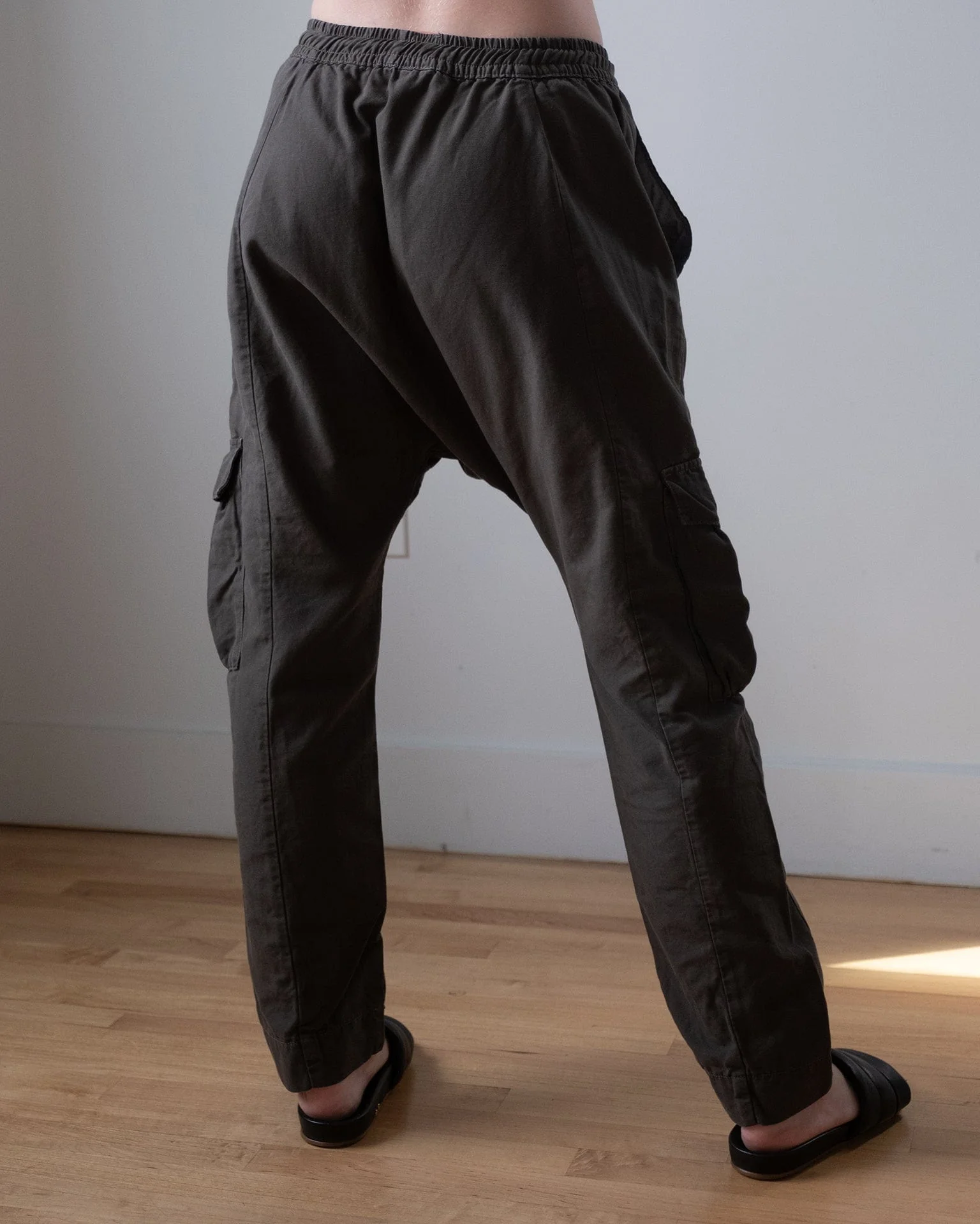 Eddy Pants in Mill Green - Image 4