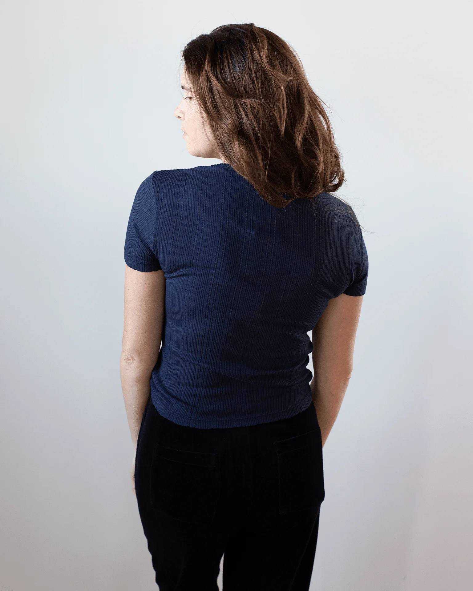 Enati S/S Crew Neck Top in Navy - Image 3