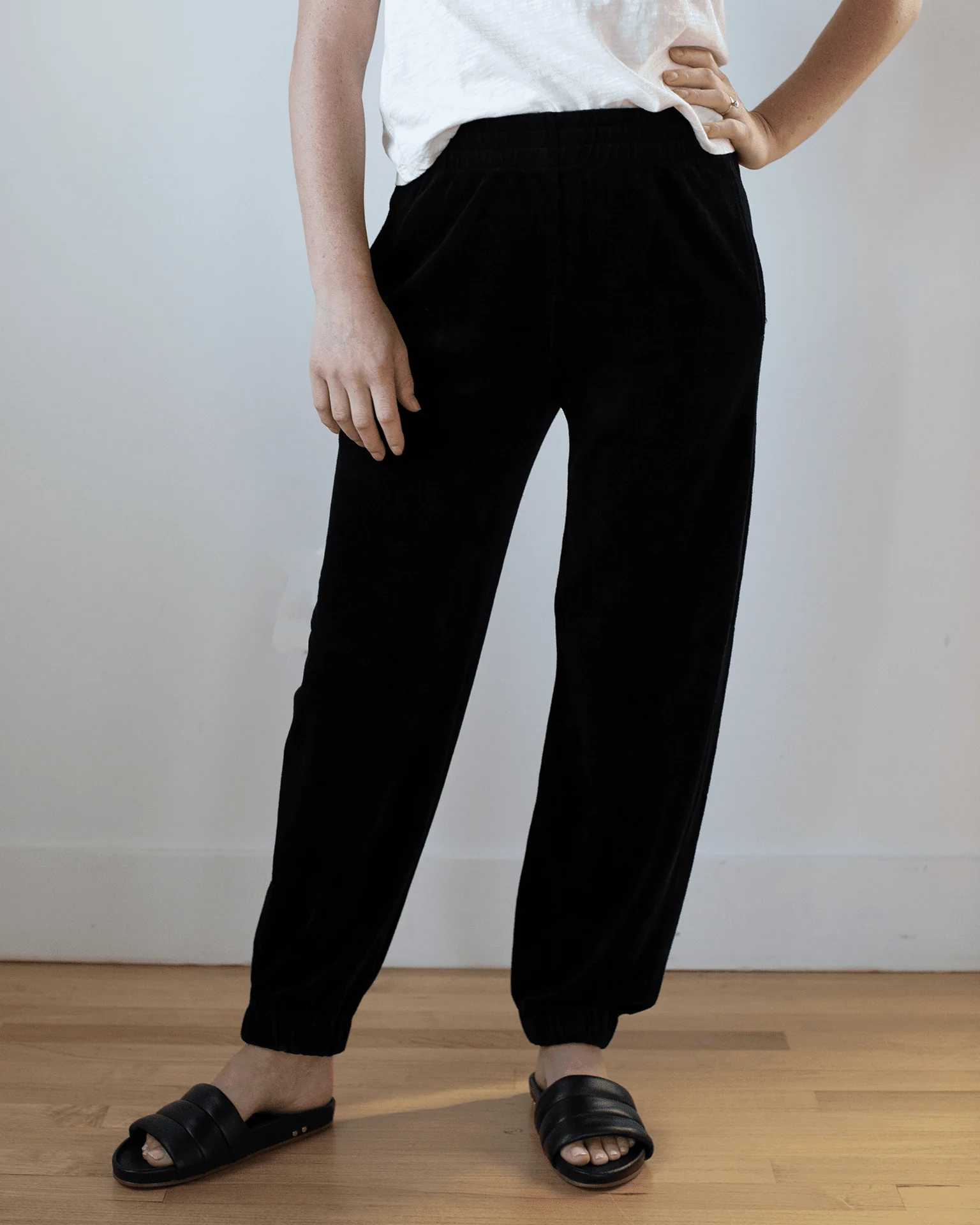 Essie Pant in Black