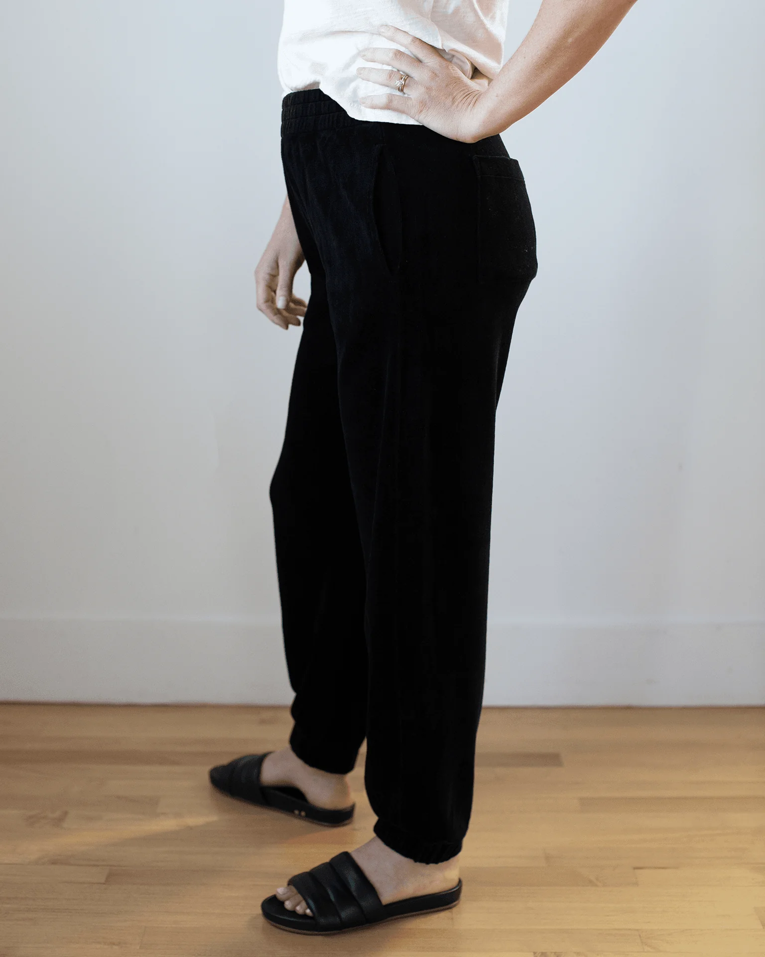 Essie Pant in Black - Image 2