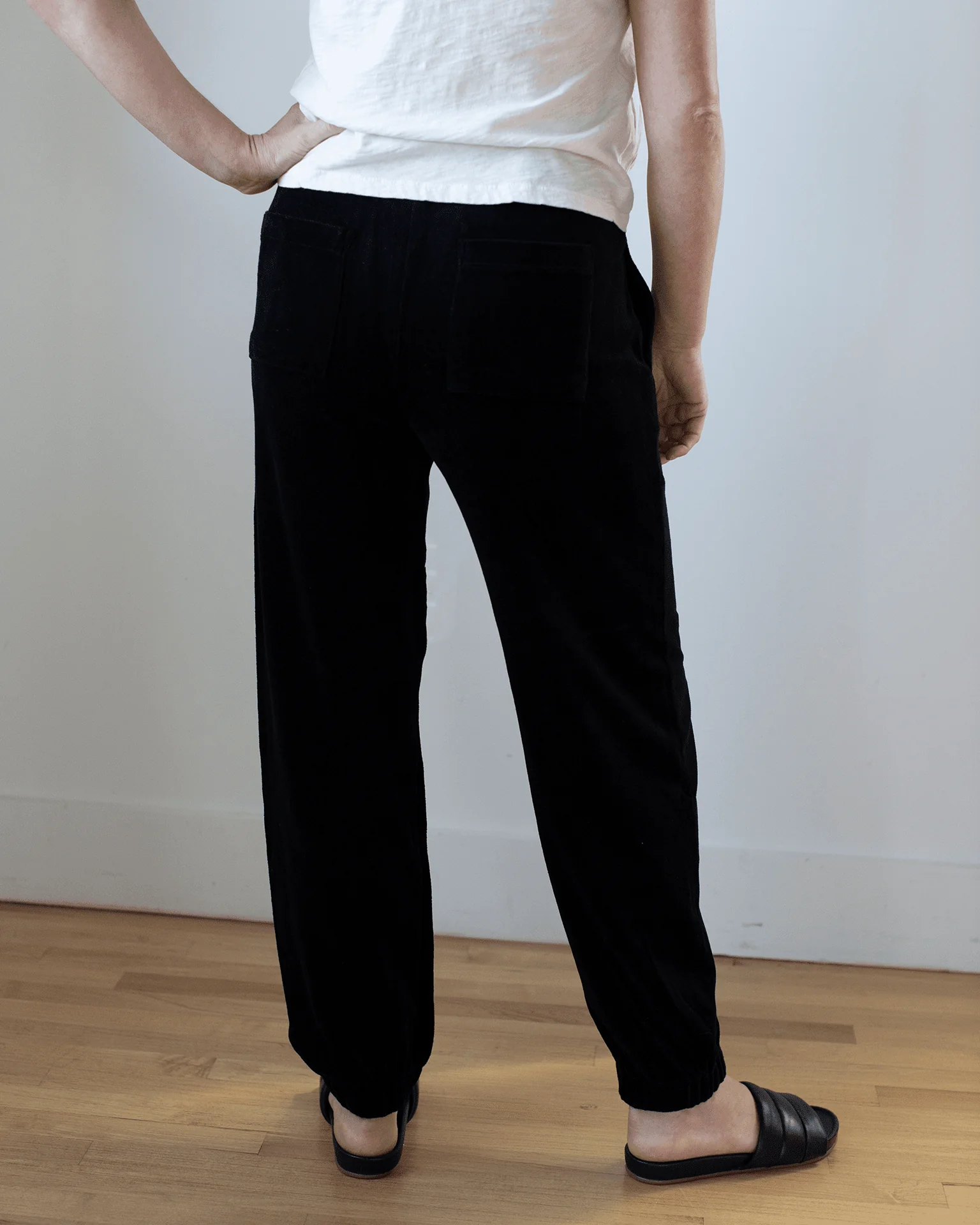 Essie Pant in Black - Image 3
