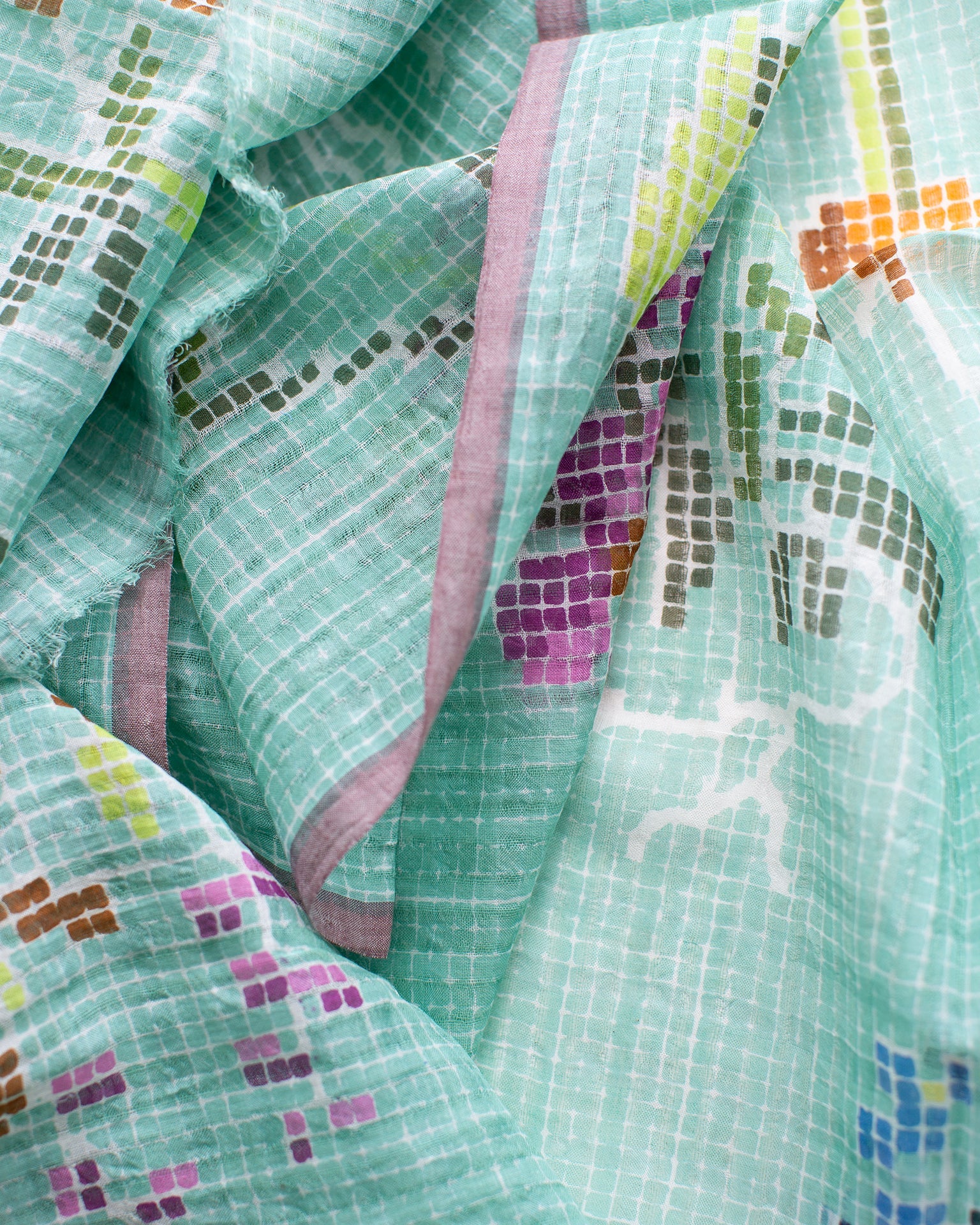 Fairytale Emb 80x190 Scarf in Piscine - Image 2