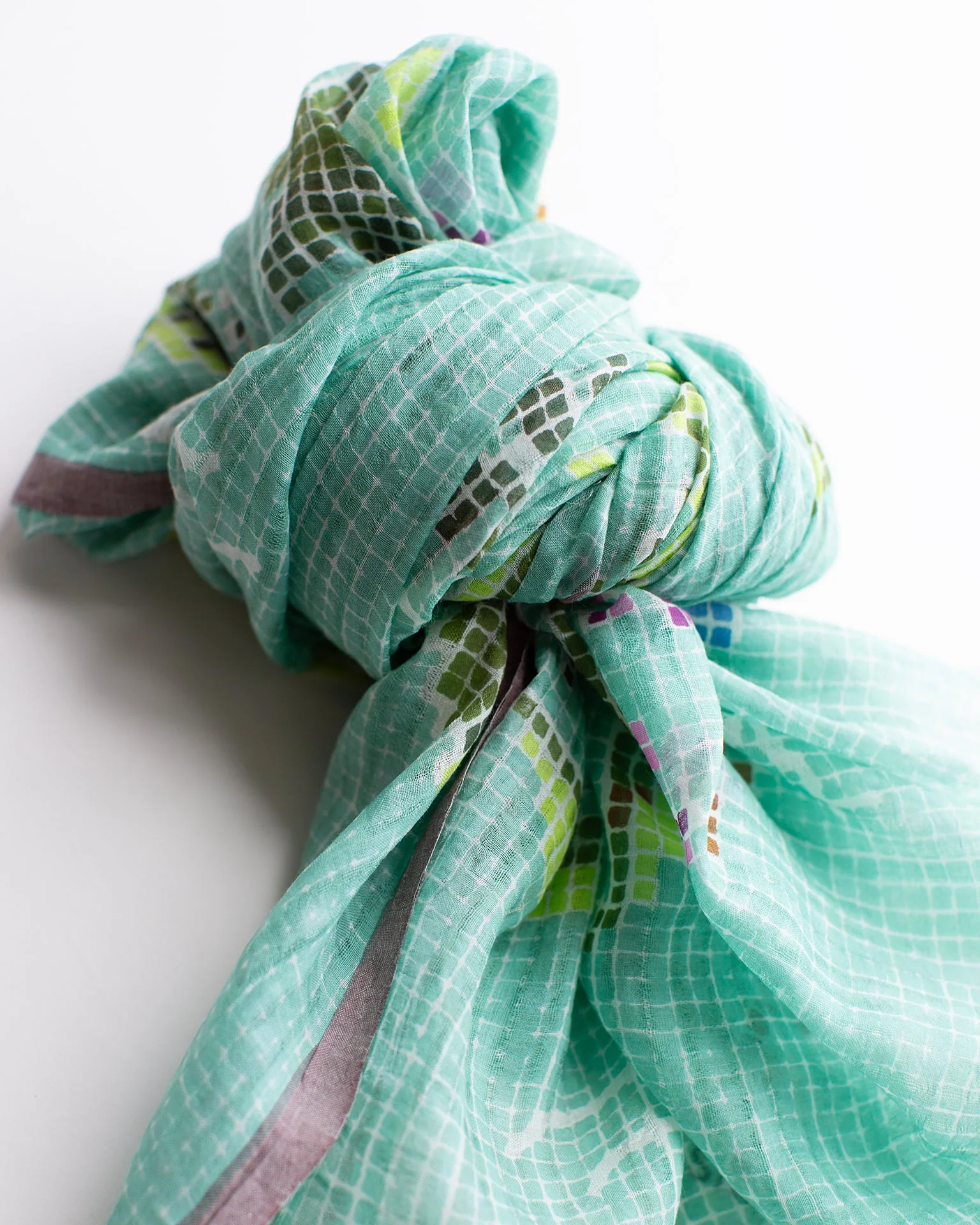 Fairytale Emb 80x190 Scarf in Piscine - Image 3