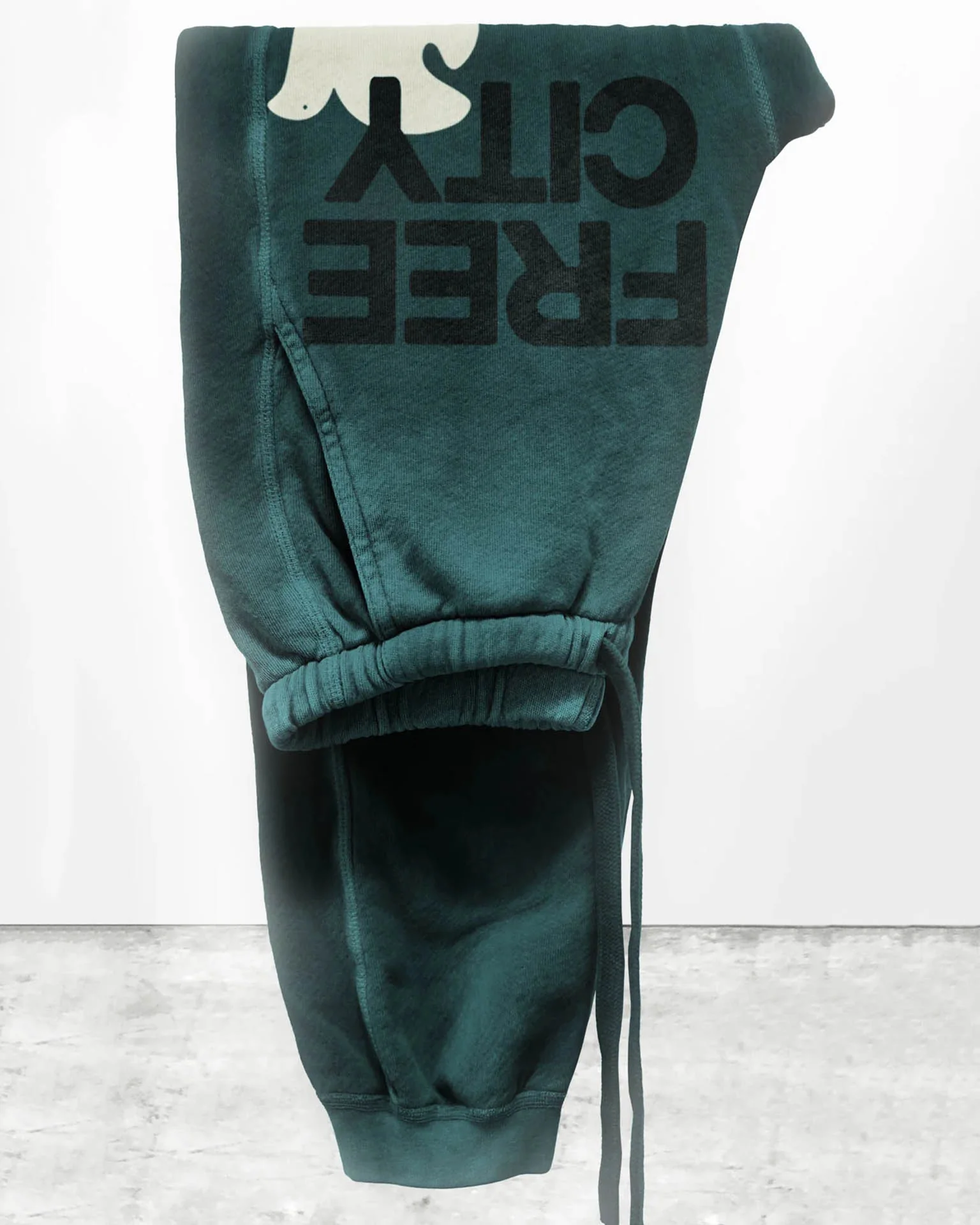 FC Large Sunfades Pocket Sweatpant in Greenshrooms