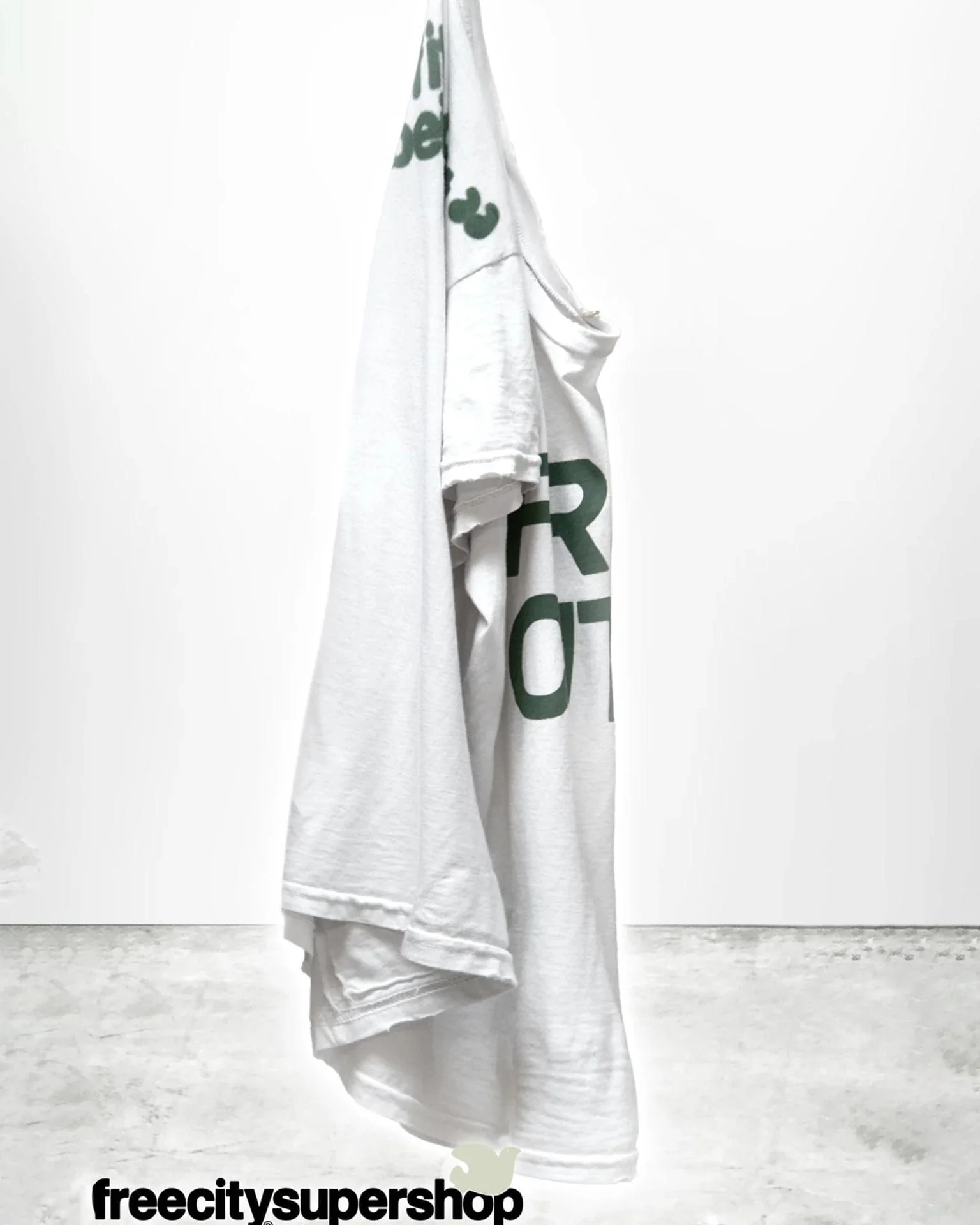 FC thedoingofitisthebeingofit Supervintage S/S Tee in Laundry Whites - Image 2