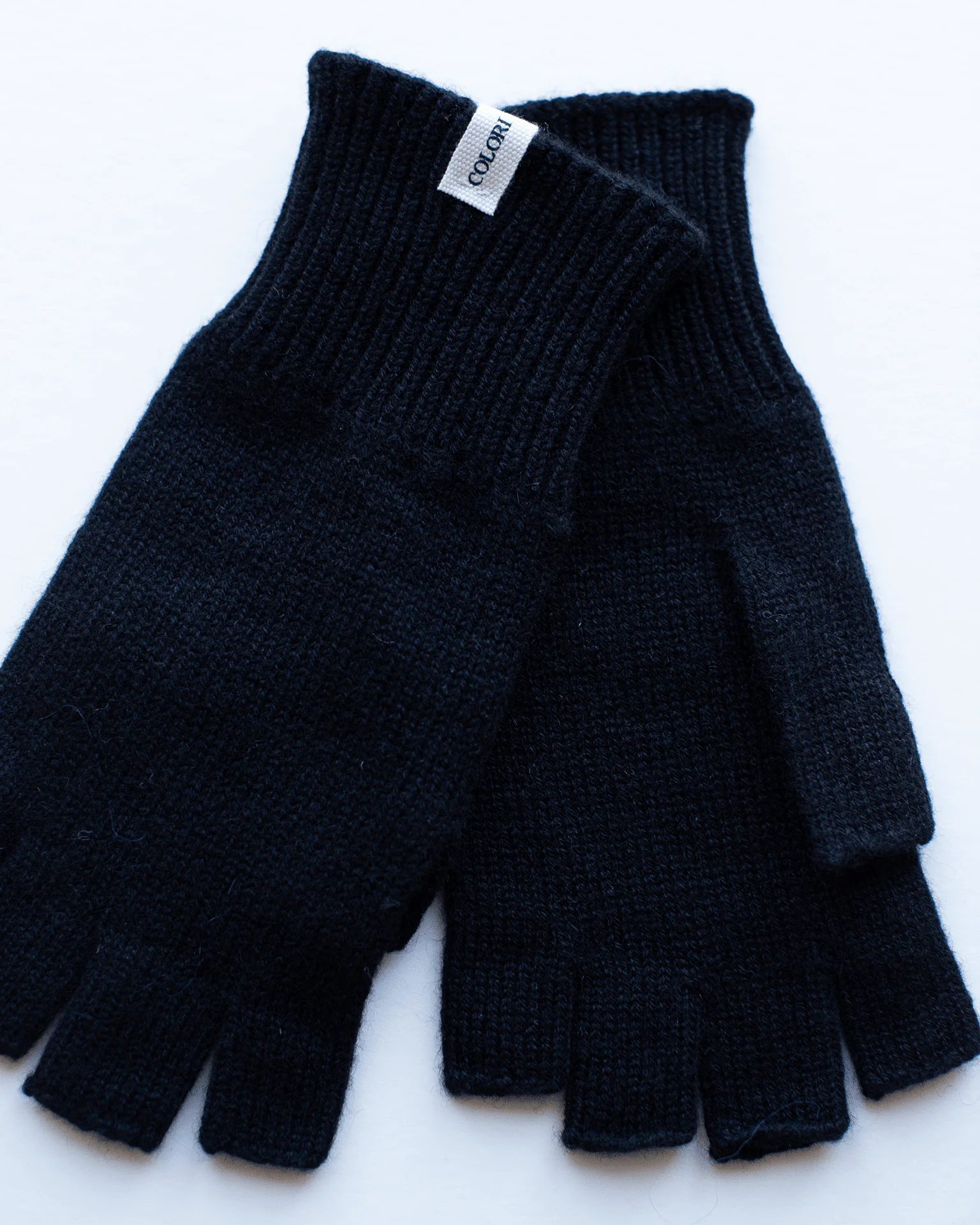 Fingerless Gloves in Embassy - Image 2