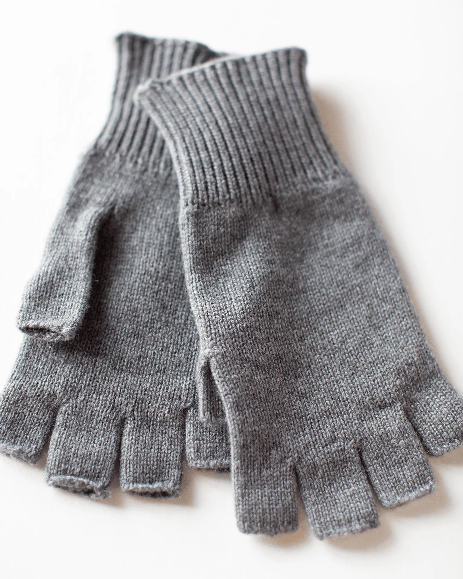 Fingerless Gloves in Kensington - Image 2