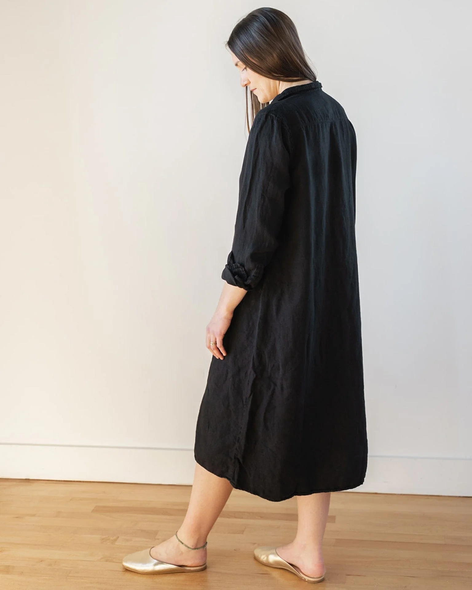 Frankie Long Shirtdress in Black Linen Twill - Image 4