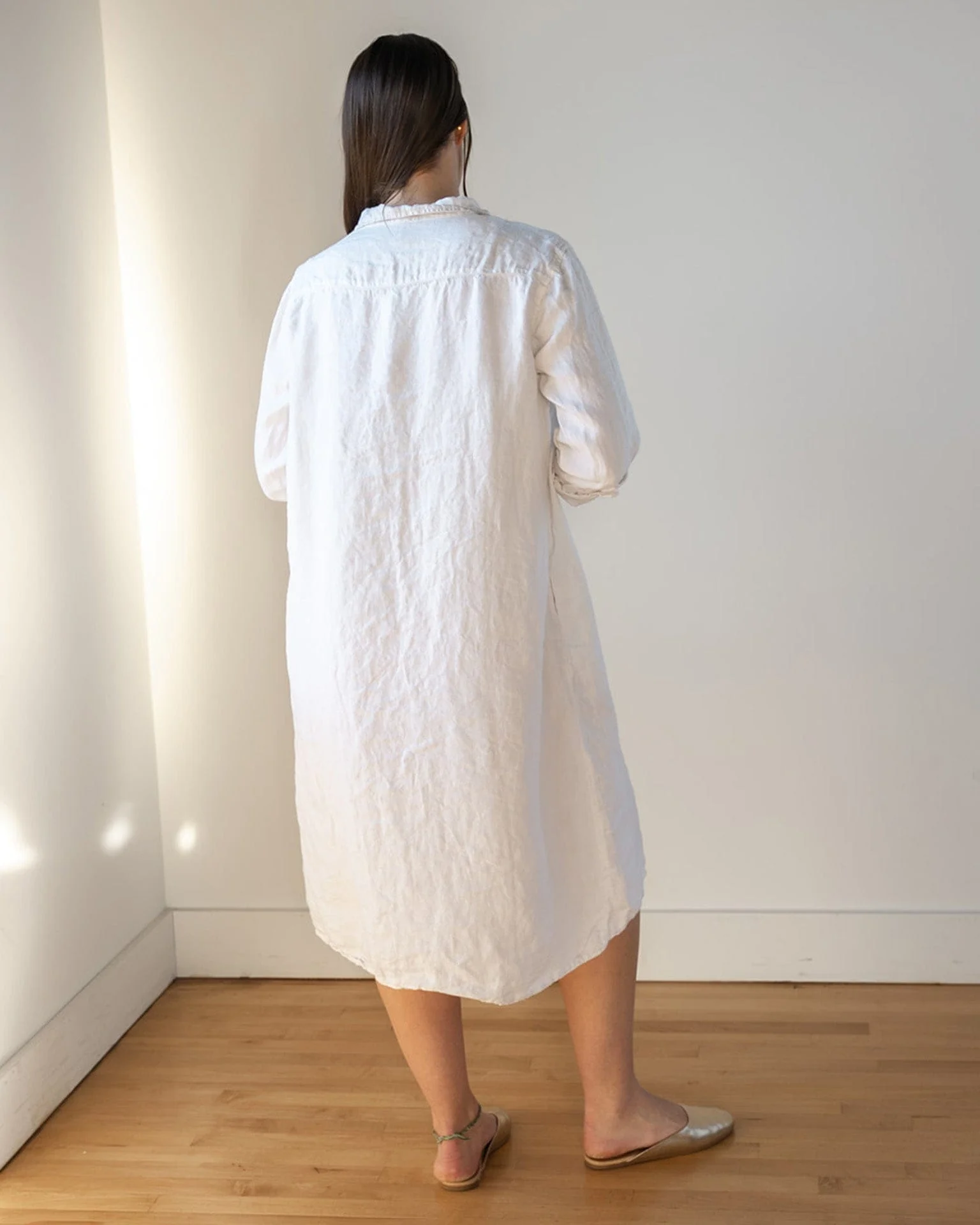 Frankie Long Shirtdress in White Linen Twill - Image 5