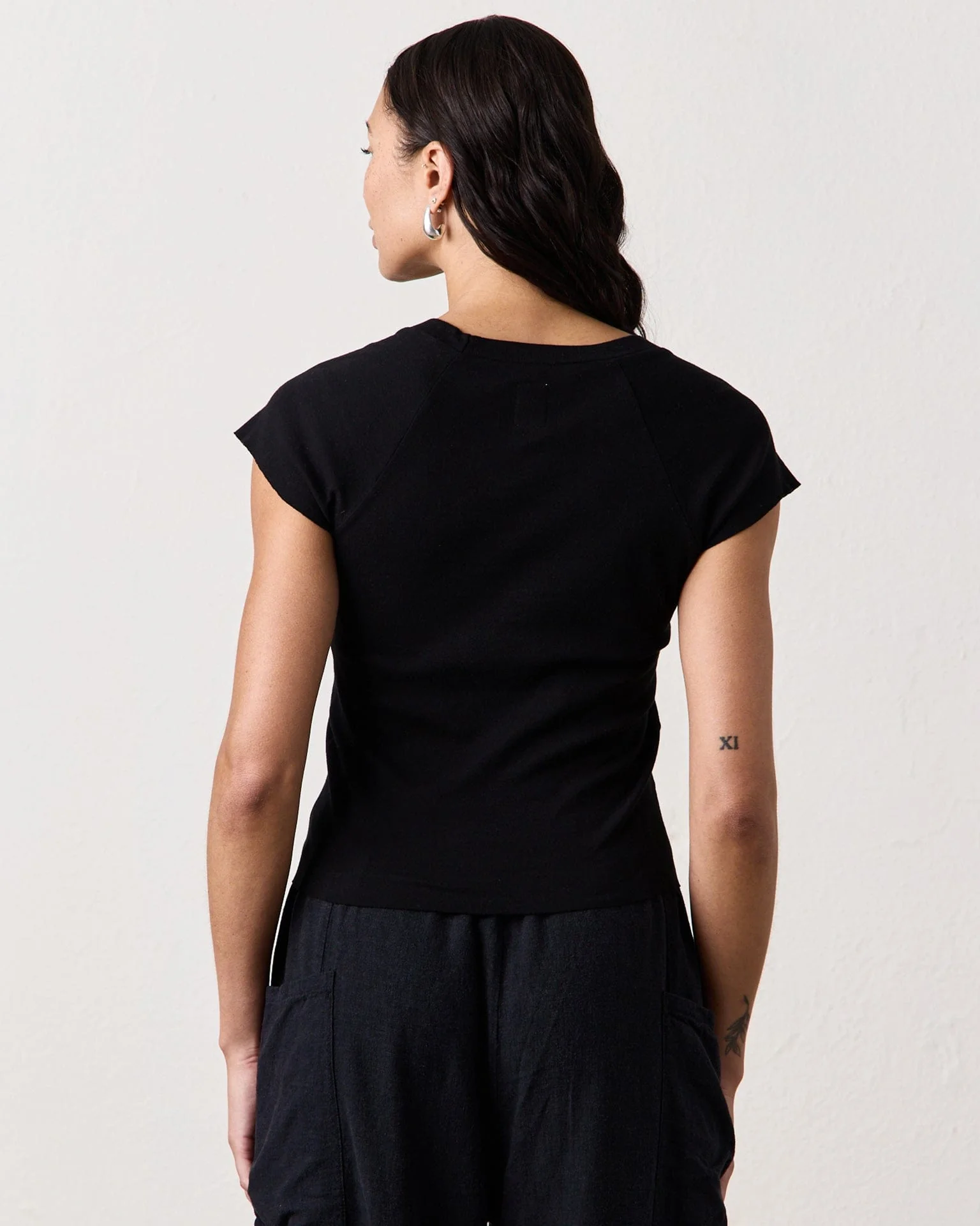 Gia Fitted Rib U Neck in Black - Image 3