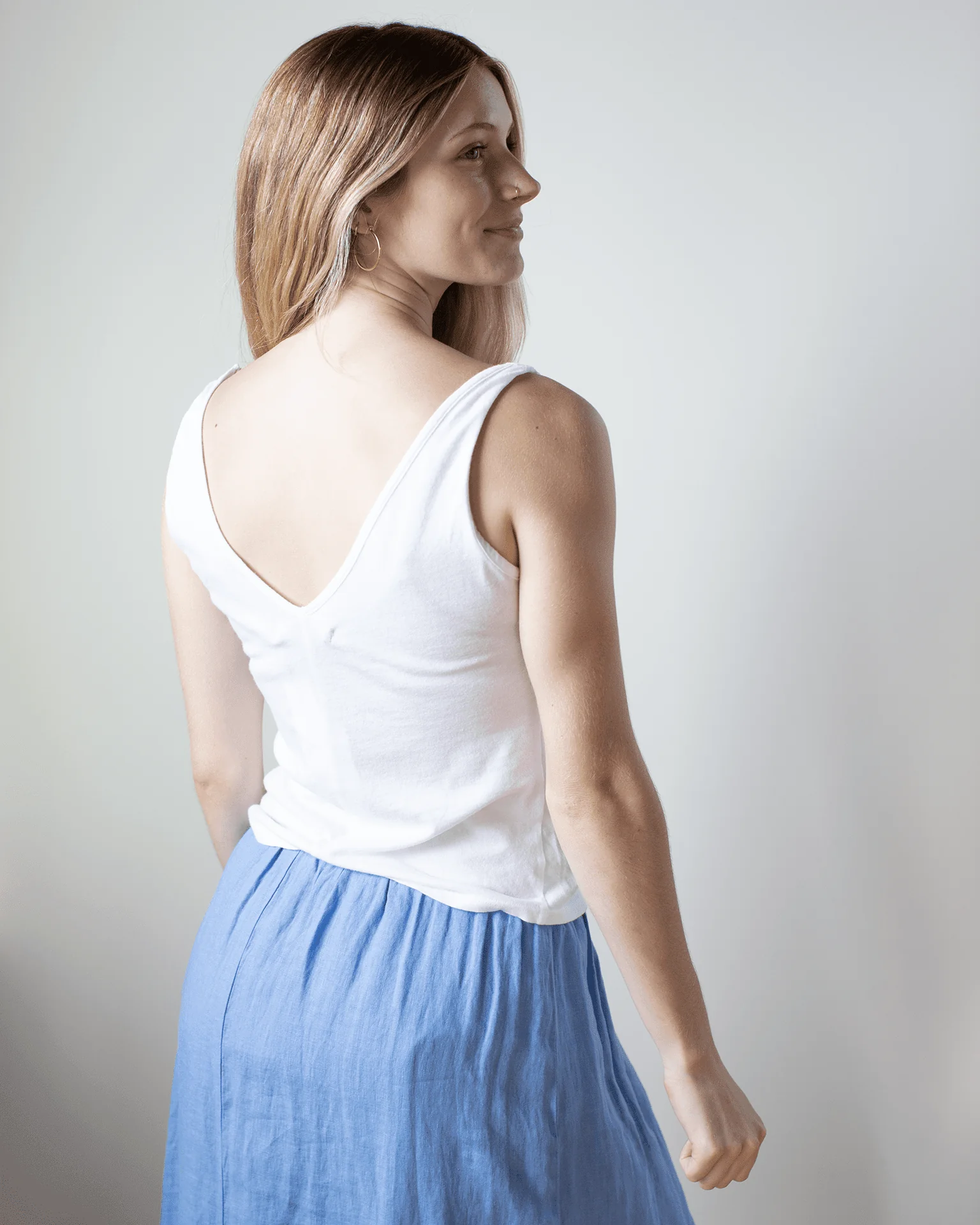 Hannah V Neck Lace Tank in White - Image 4