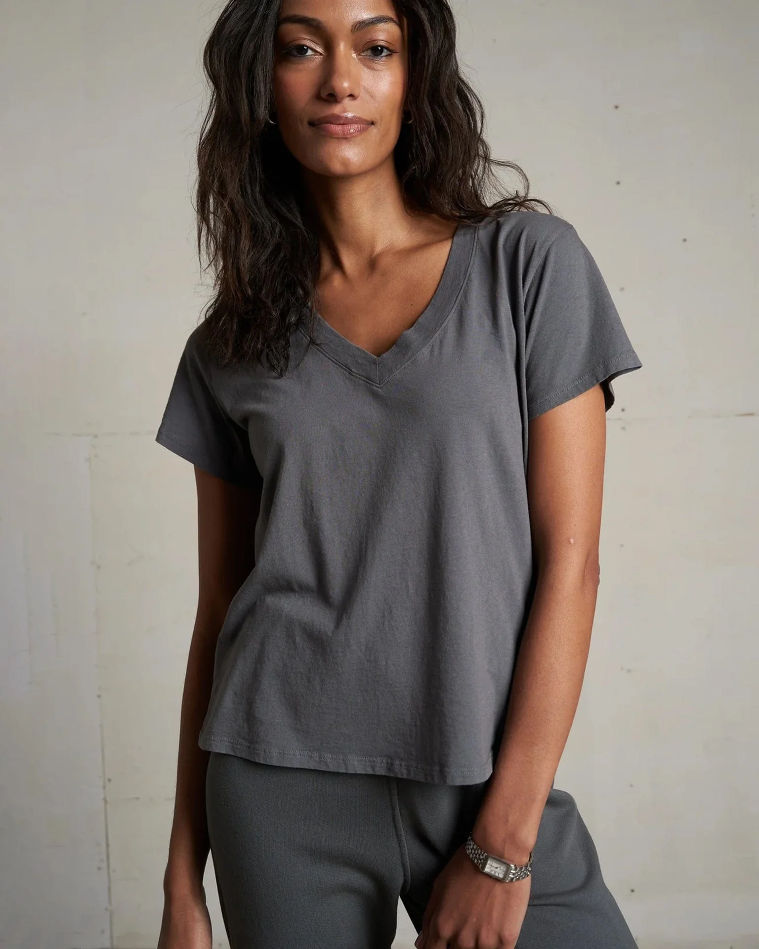 Hendrix Cotton S/S Boxy V Neck Tee in Charcoal