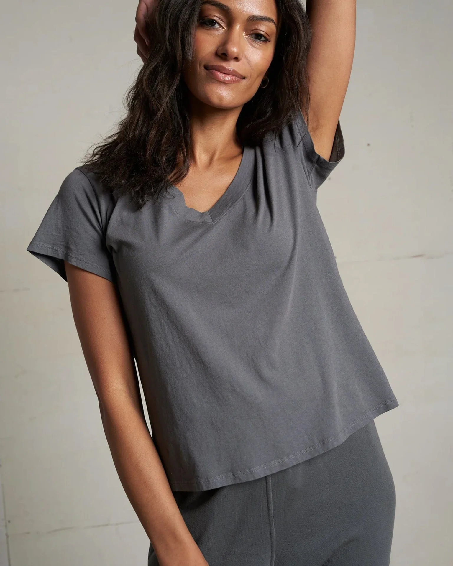 Hendrix Cotton S/S Boxy V Neck Tee in Charcoal - Image 3
