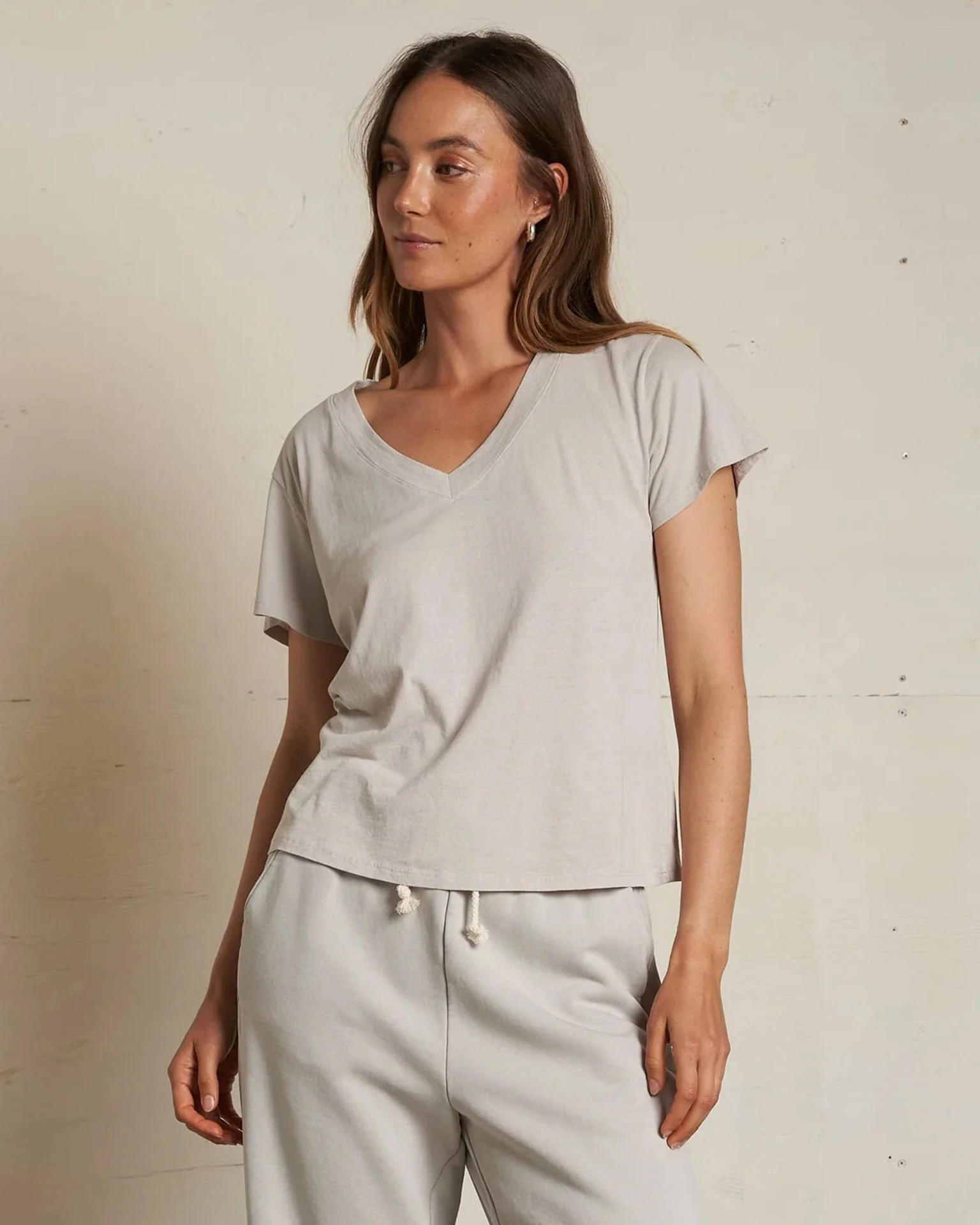 Hendrix Cotton S/S Boxy V Neck Tee in Silver