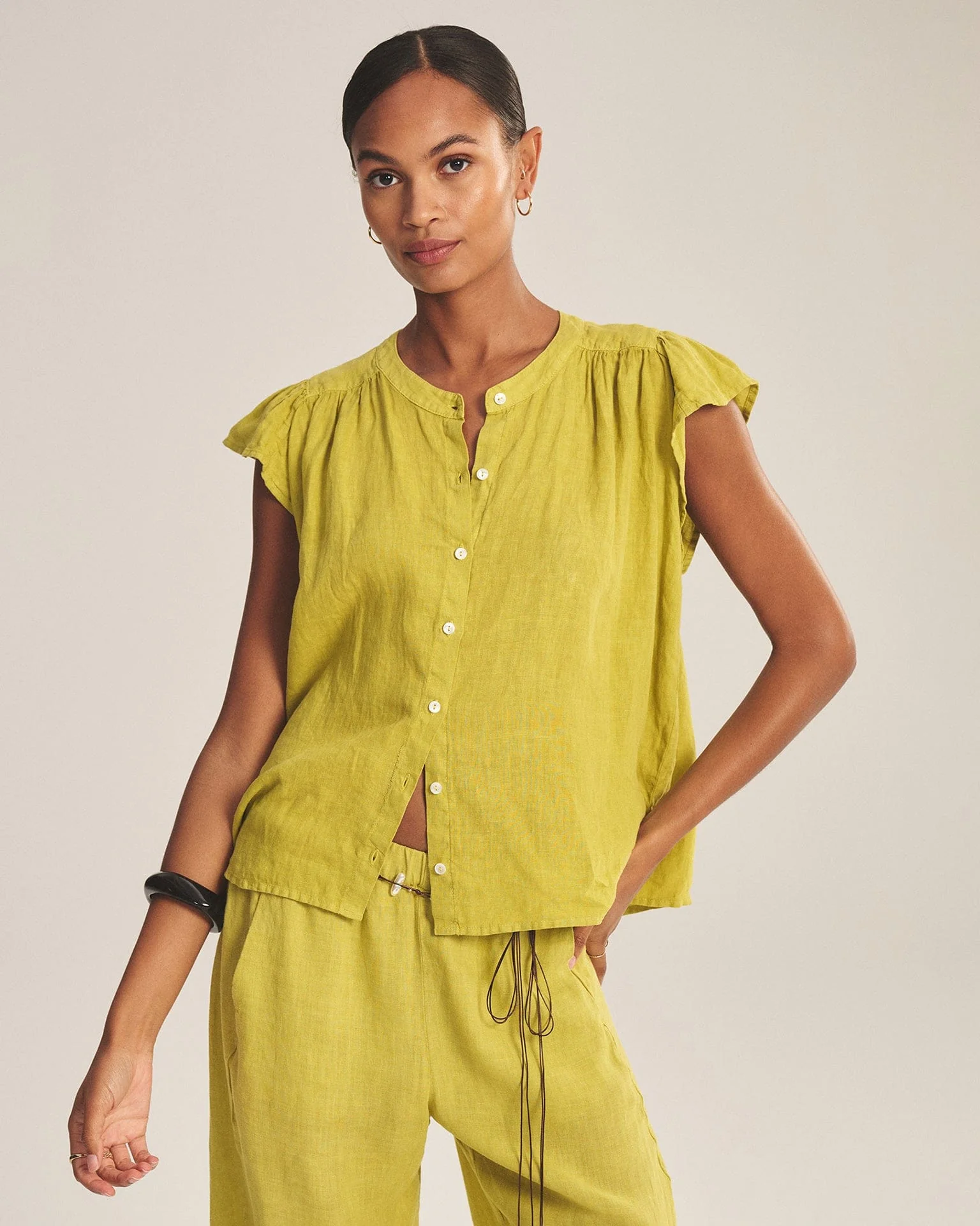 Janey Ruffle Short Sleeve Button Top in Citron