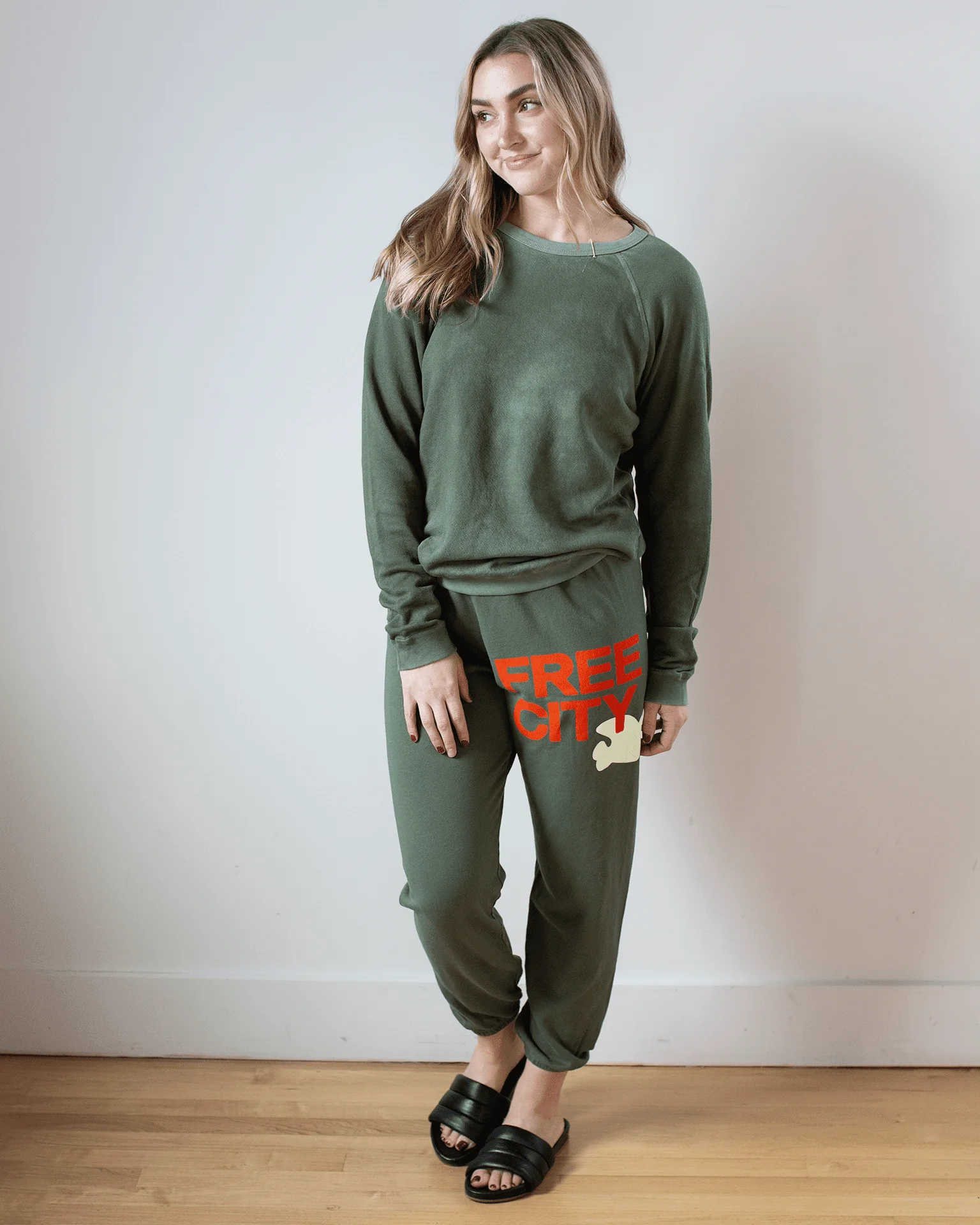 Large Sweatpant in Surplus - Image 2