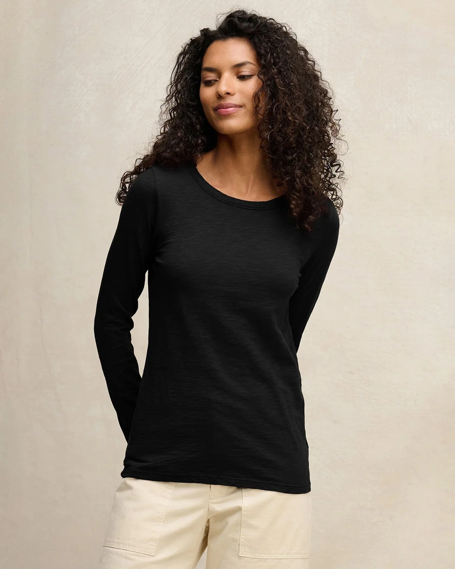 Lizzie Long Sleeve Crew Neck Top in Black