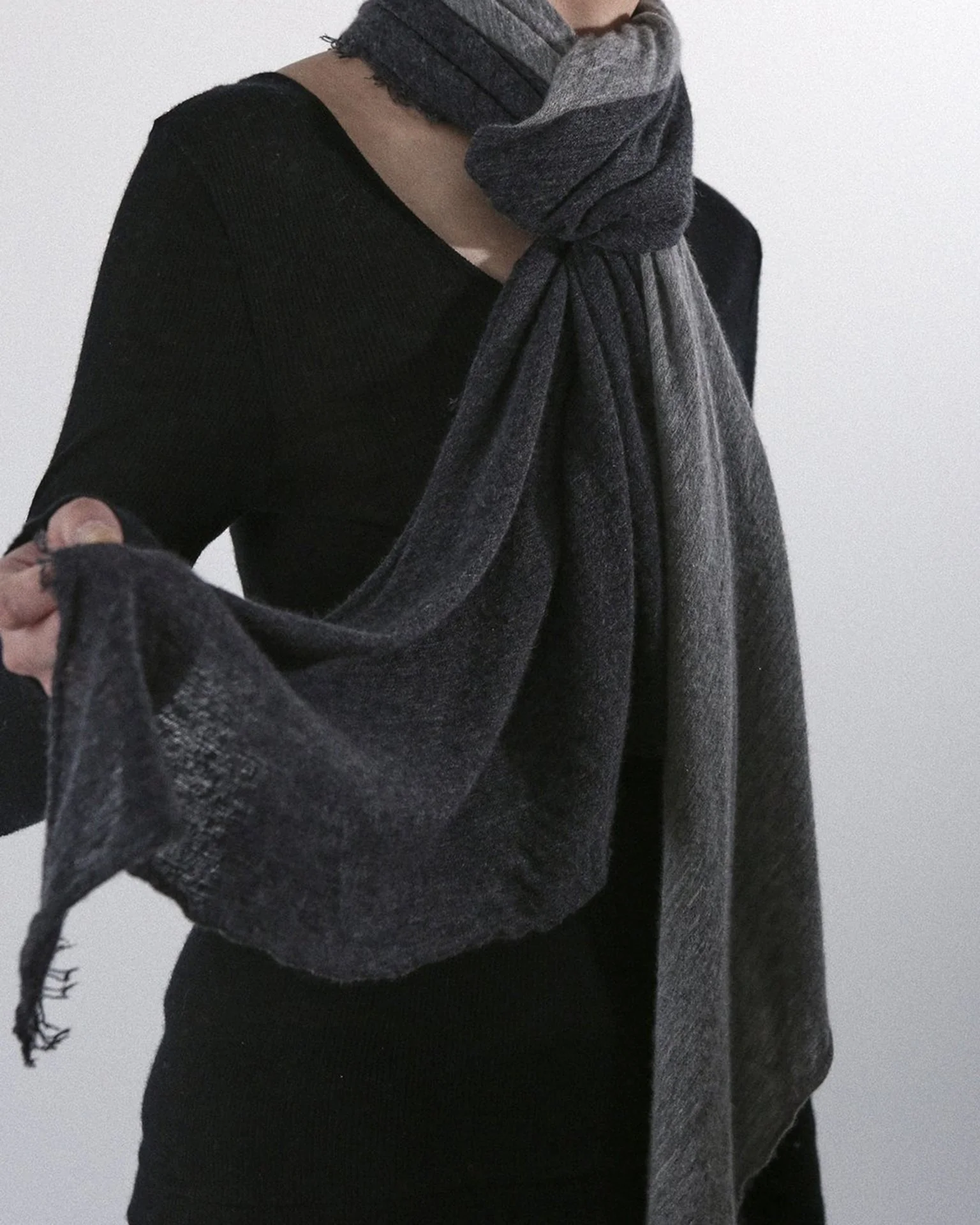 Love Duo Cashmere Scarf in Heather Grey & Charcoal - Image 3