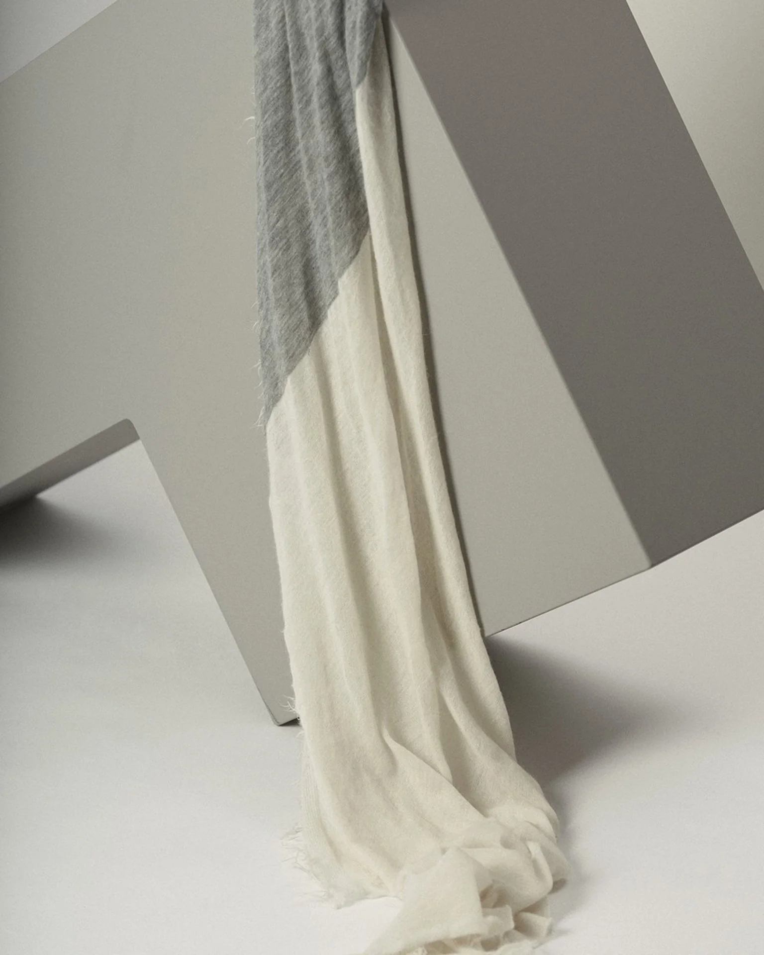 Love Duo Cashmere Scarf in Milk & Heather Grey