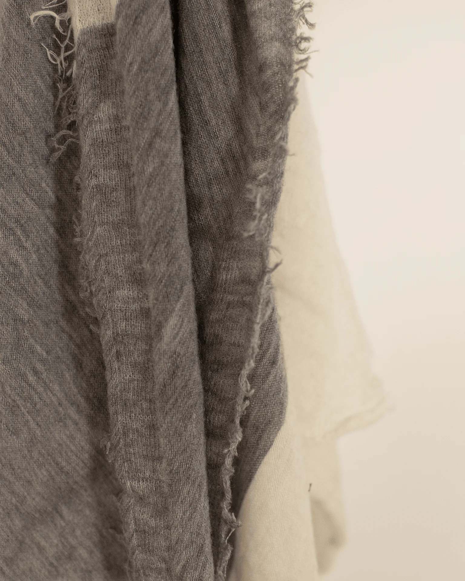 Love Duo Mini in Milk X Heather Grey - Image 3